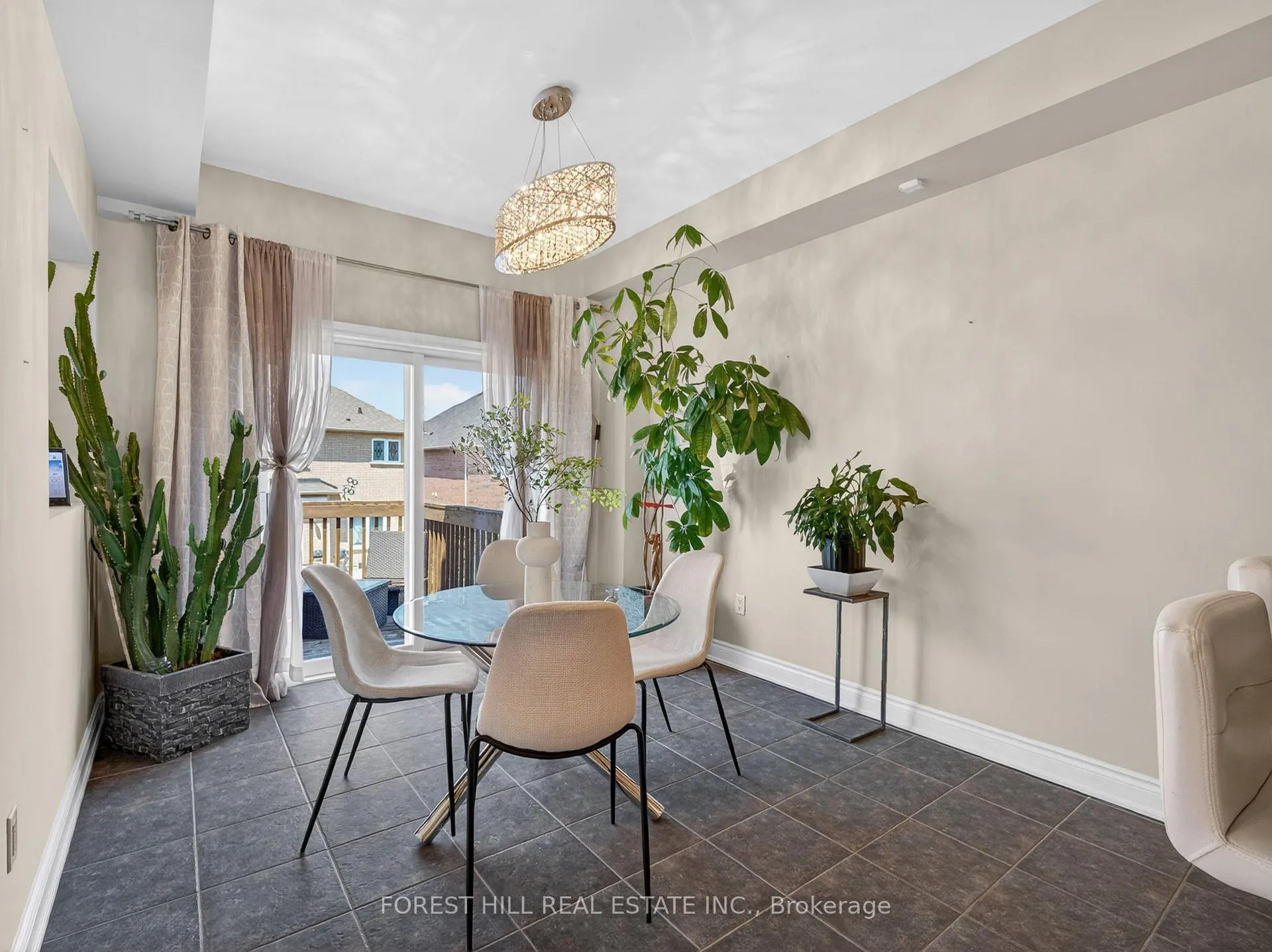 Photo 7 of 24 Mintwood Road, Vaughan, Patterson — HOMEH