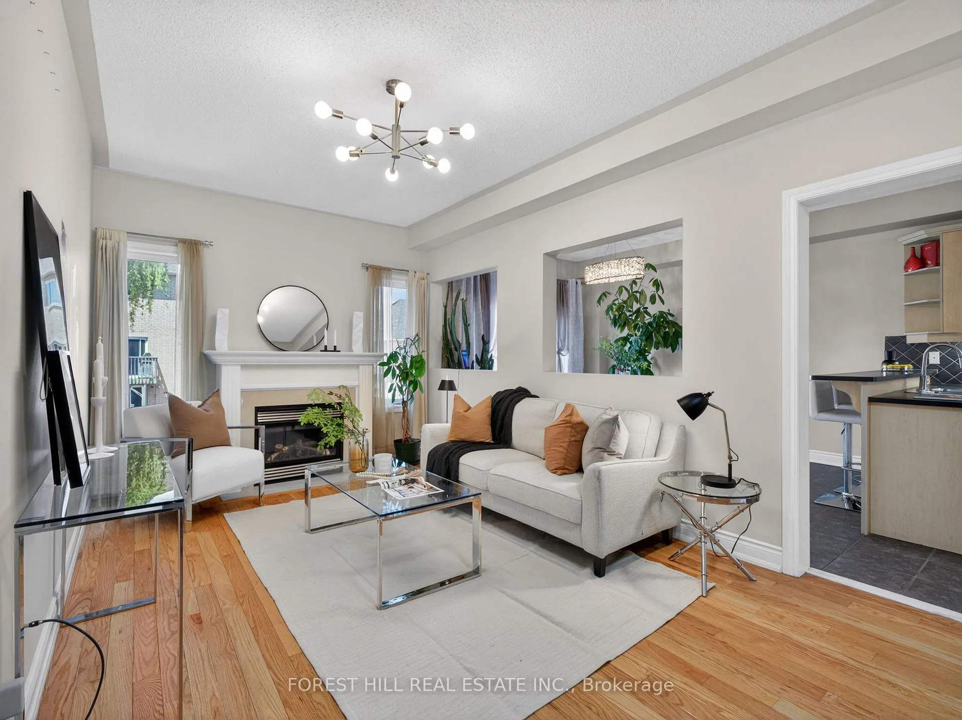 Photo 8 of 24 Mintwood Road, Vaughan, Patterson — HOMEH