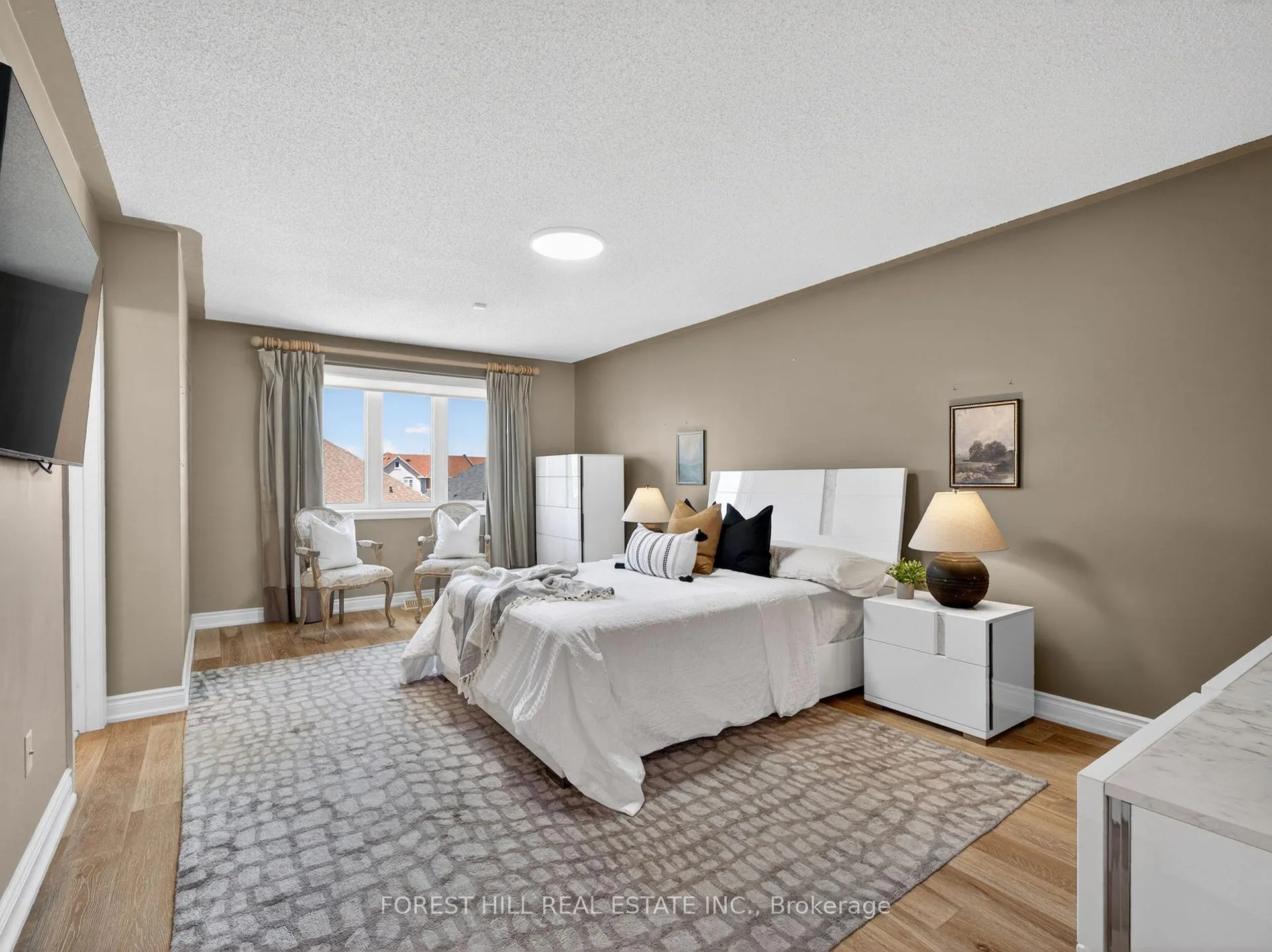 Photo 11 of 24 Mintwood Road, Vaughan, Patterson — HOMEH