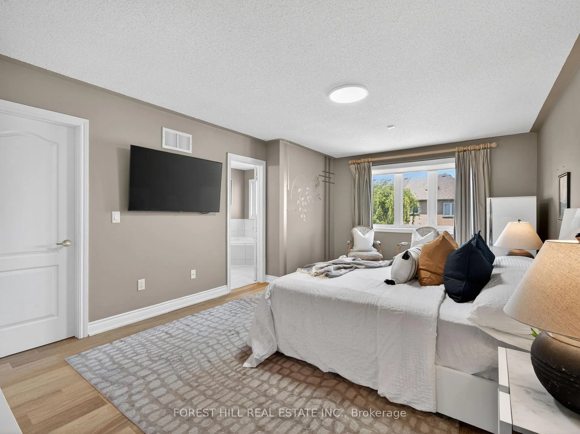 Photo 12 of 24 Mintwood Road, Vaughan, Patterson — HOMEH