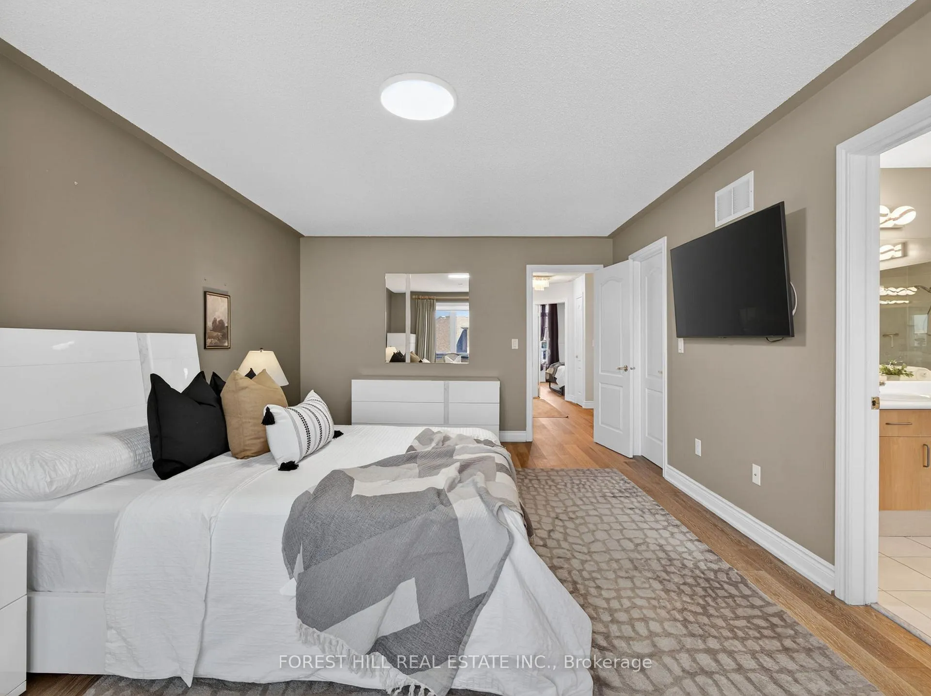 Photo 13 of 24 Mintwood Road, Vaughan, Patterson — HOMEH