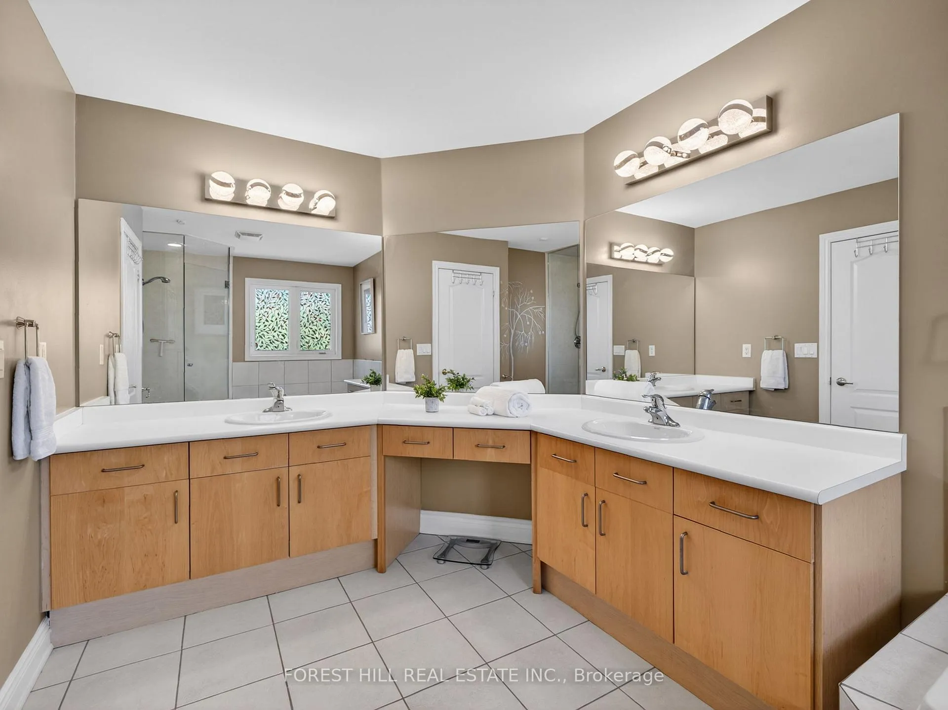 Photo 14 of 24 Mintwood Road, Vaughan, Patterson — HOMEH