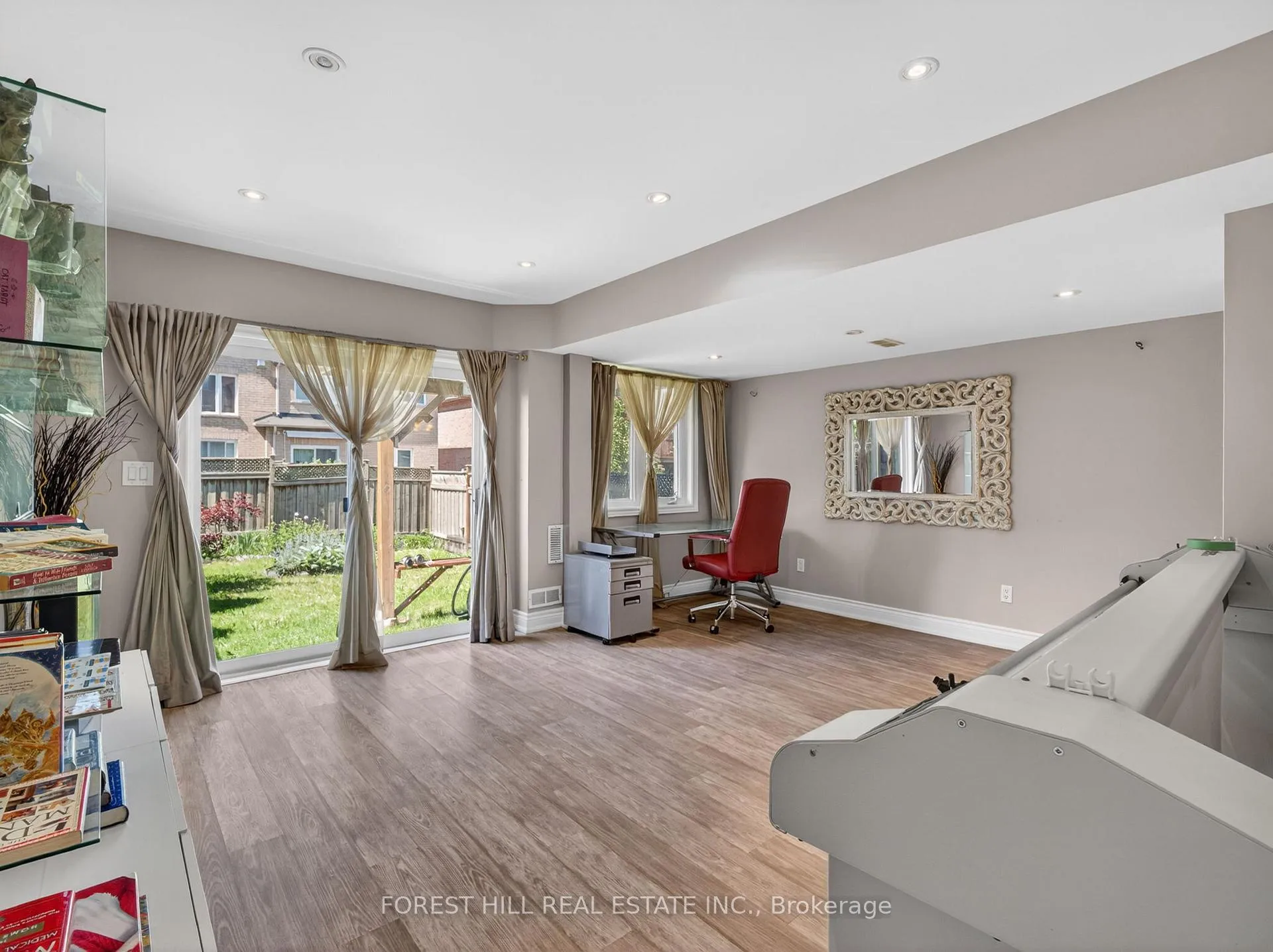 Photo 18 of 24 Mintwood Road, Vaughan, Patterson — HOMEH