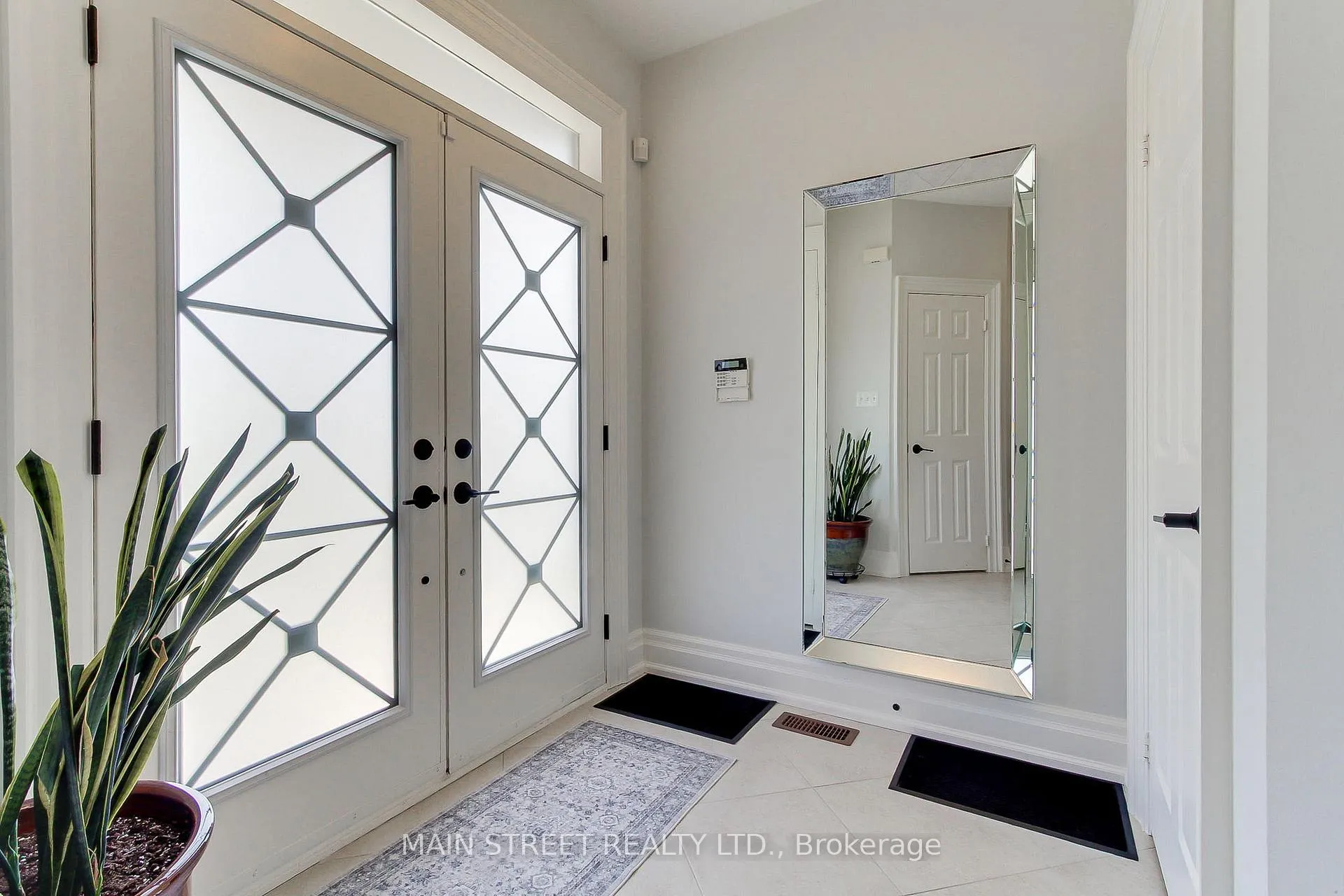 Photo 5 of 14 Reginald Lamb Crescent, Markham, Box Grove — HOMEH