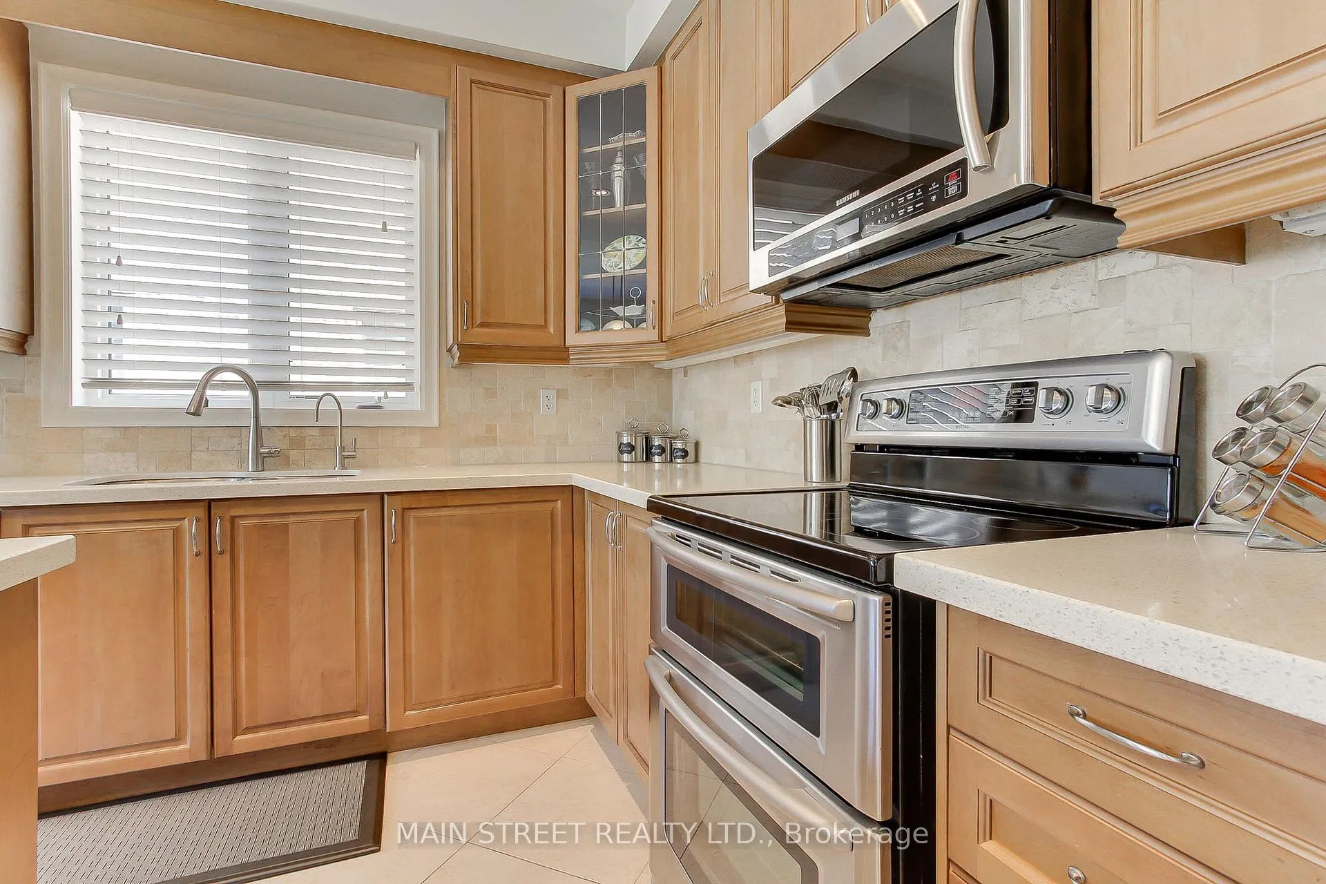 Photo 17 of 14 Reginald Lamb Crescent, Markham, Box Grove — HOMEH