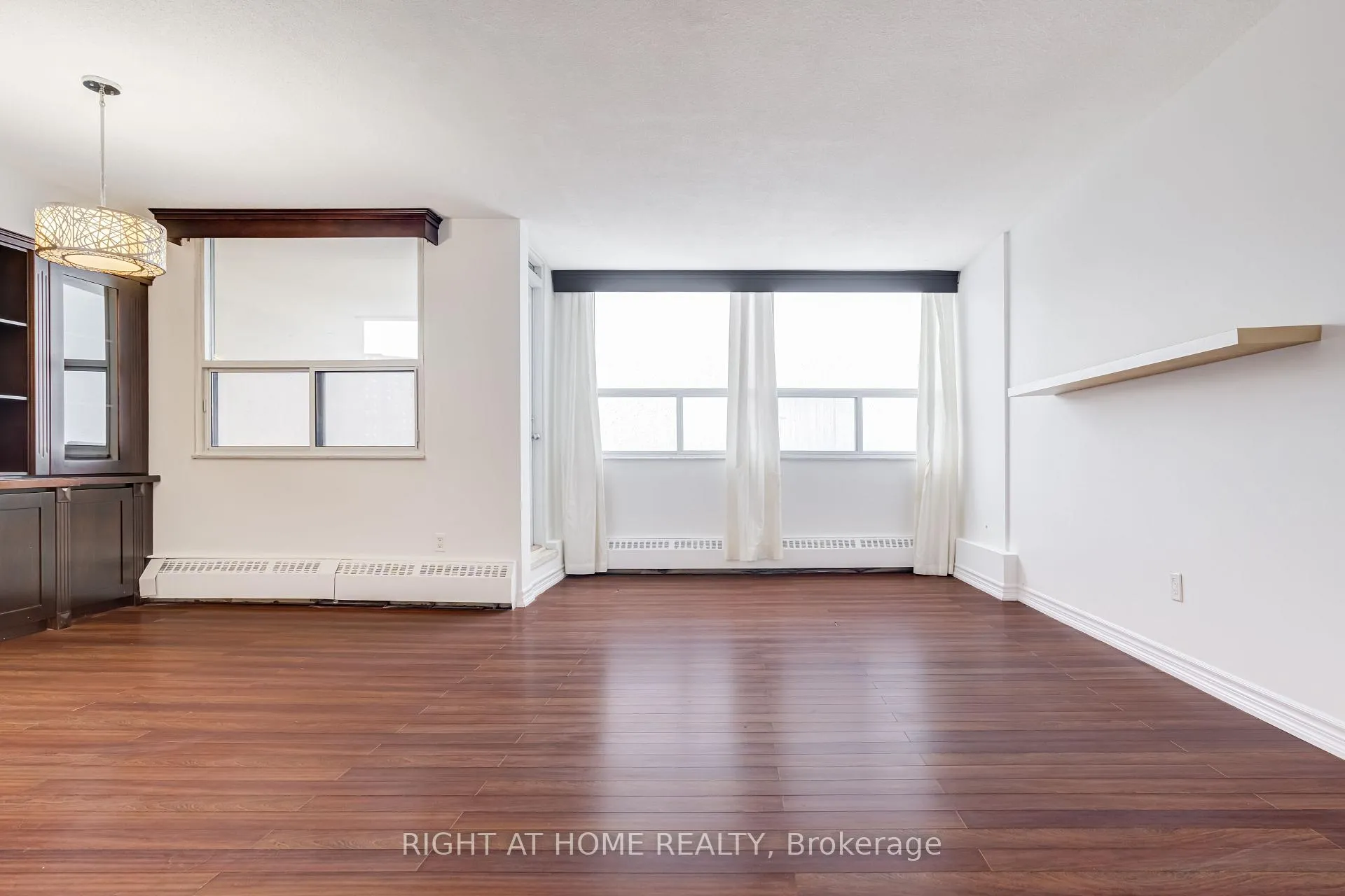 Photo 10 of Unit 802, 551 The West Mall, Etobicoke, Etobicoke West Mall — HOMEH