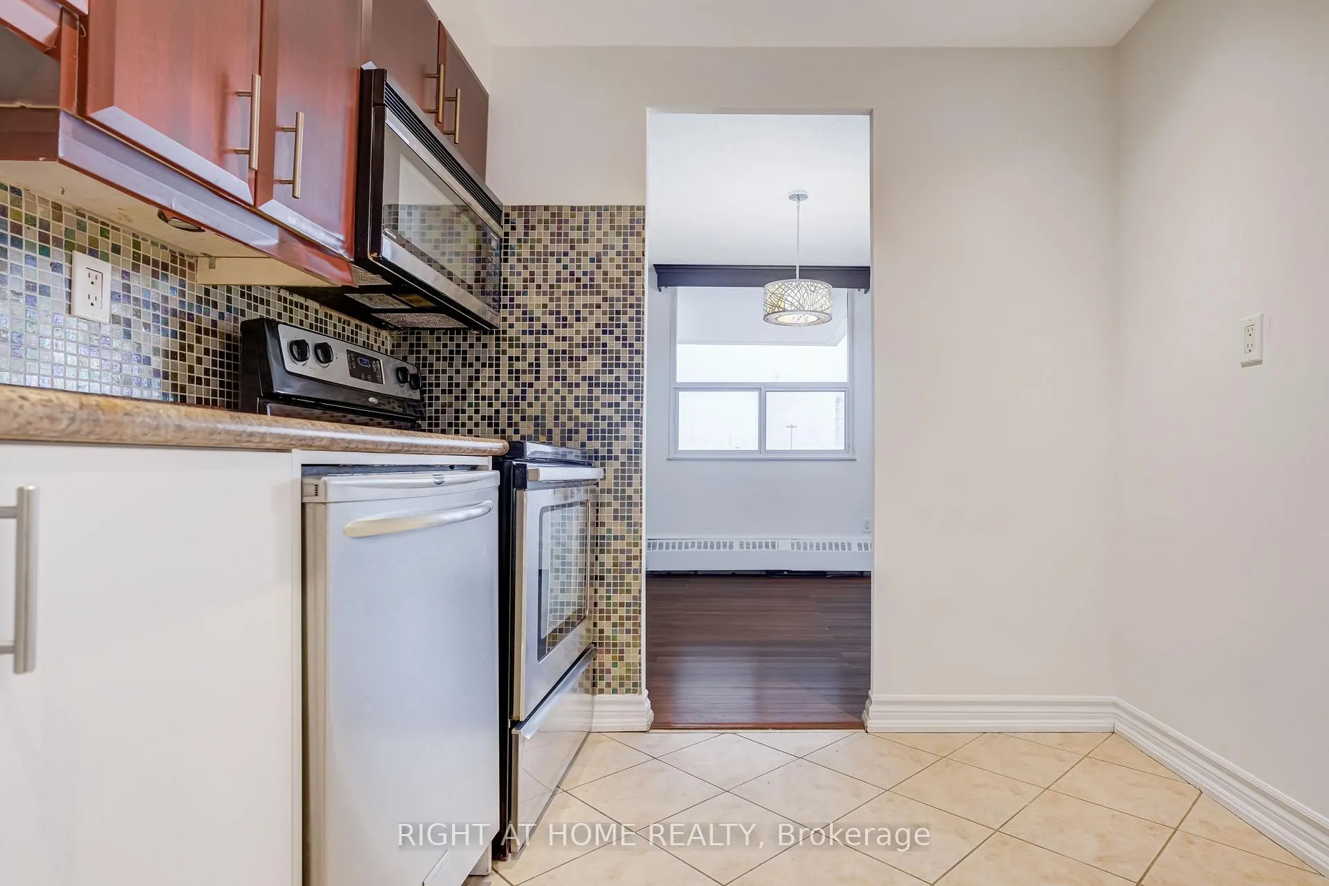 Photo 16 of Unit 802, 551 The West Mall, Etobicoke, Etobicoke West Mall — HOMEH