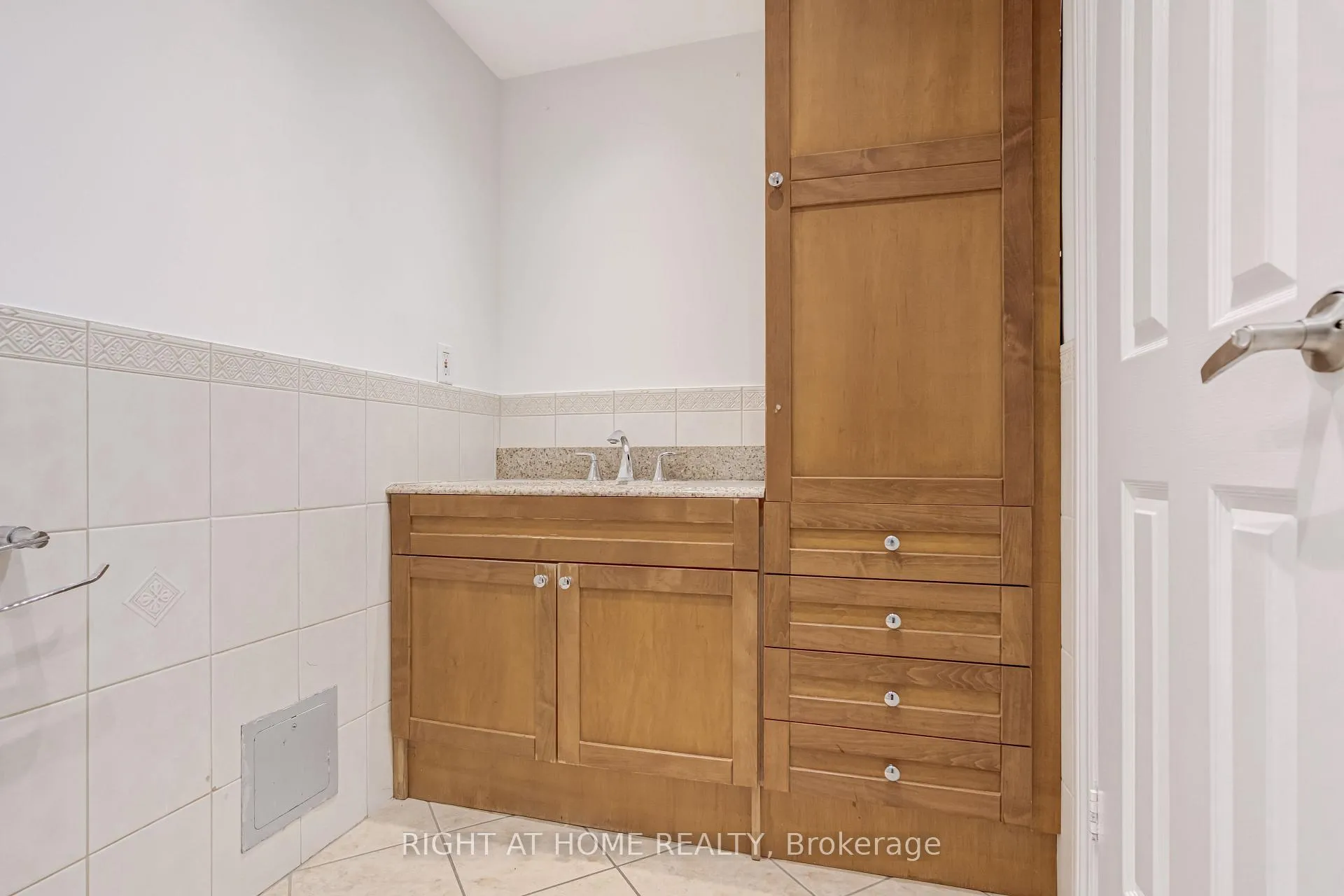Photo 25 of Unit 802, 551 The West Mall, Etobicoke, Etobicoke West Mall — HOMEH