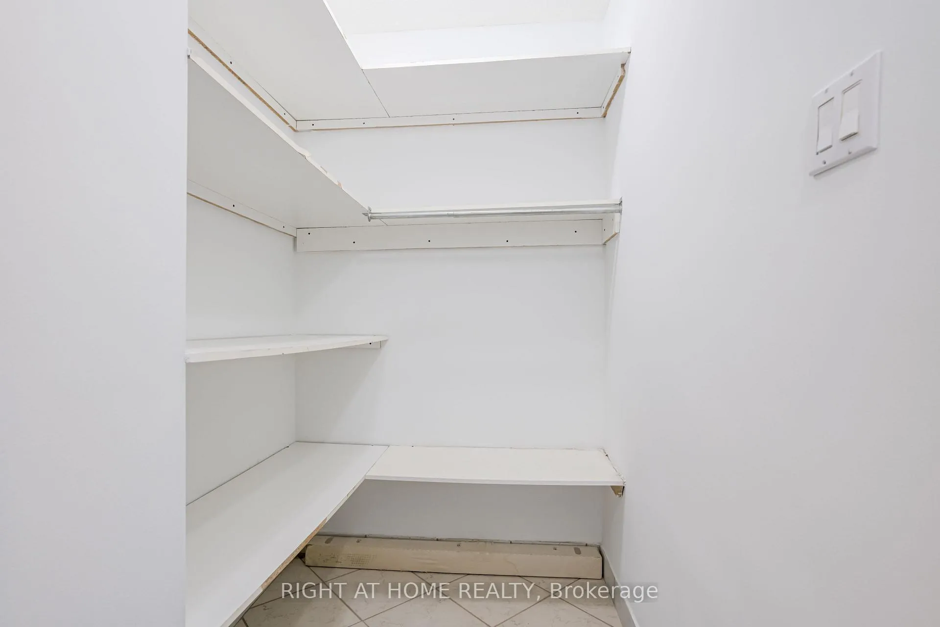 Photo 27 of Unit 802, 551 The West Mall, Etobicoke, Etobicoke West Mall — HOMEH