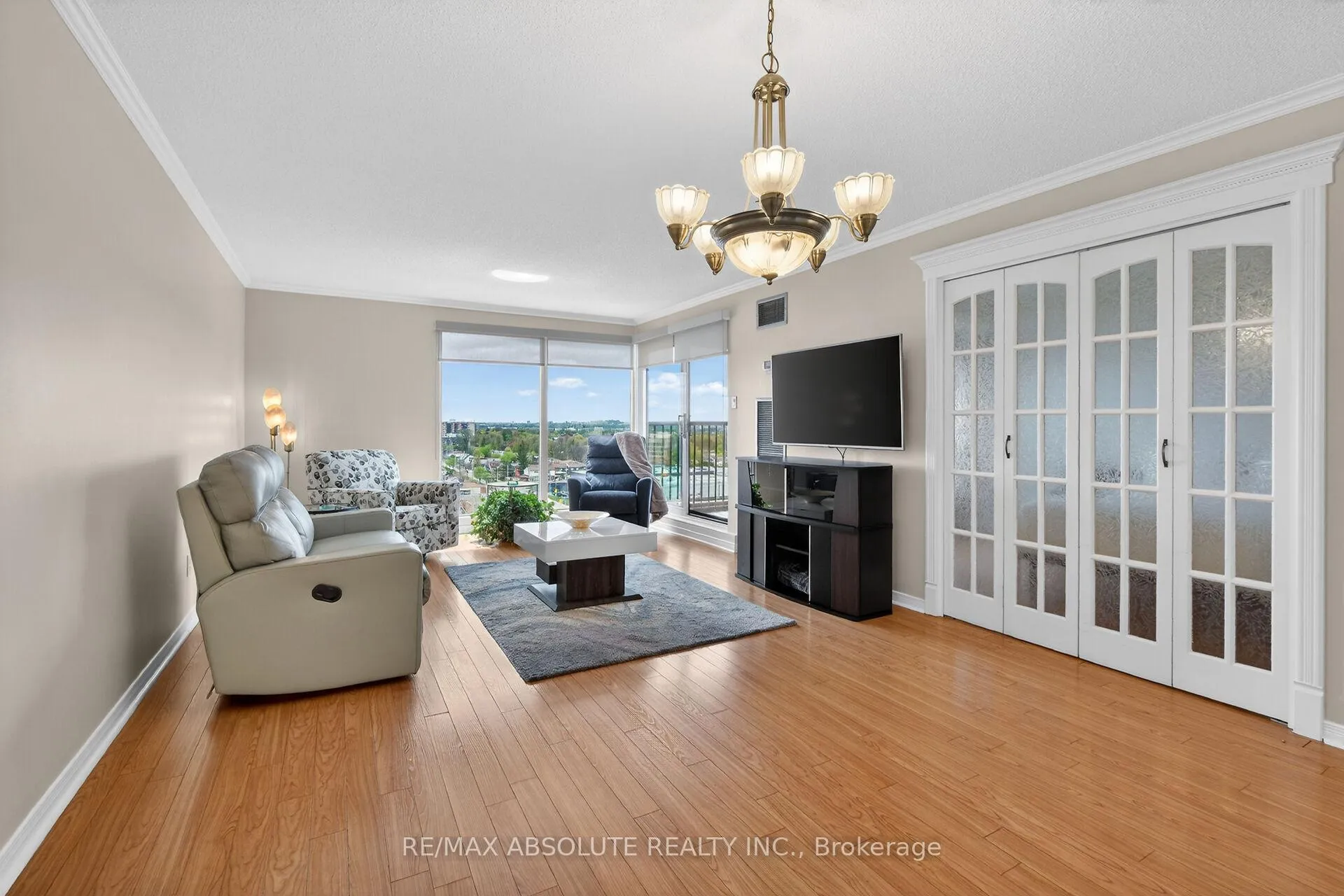 Photo 5 of Unit 806, 545 St Laurent Boulevard, Ottawa, Viscount Alexander Park — HOMEH