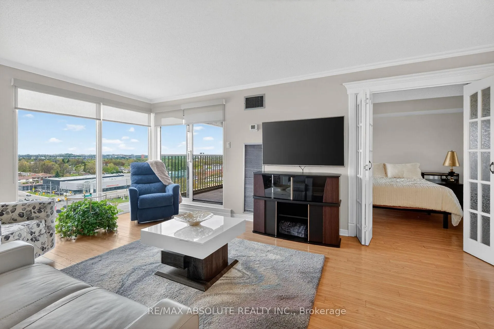 Photo 6 of Unit 806, 545 St Laurent Boulevard, Ottawa, Viscount Alexander Park — HOMEH
