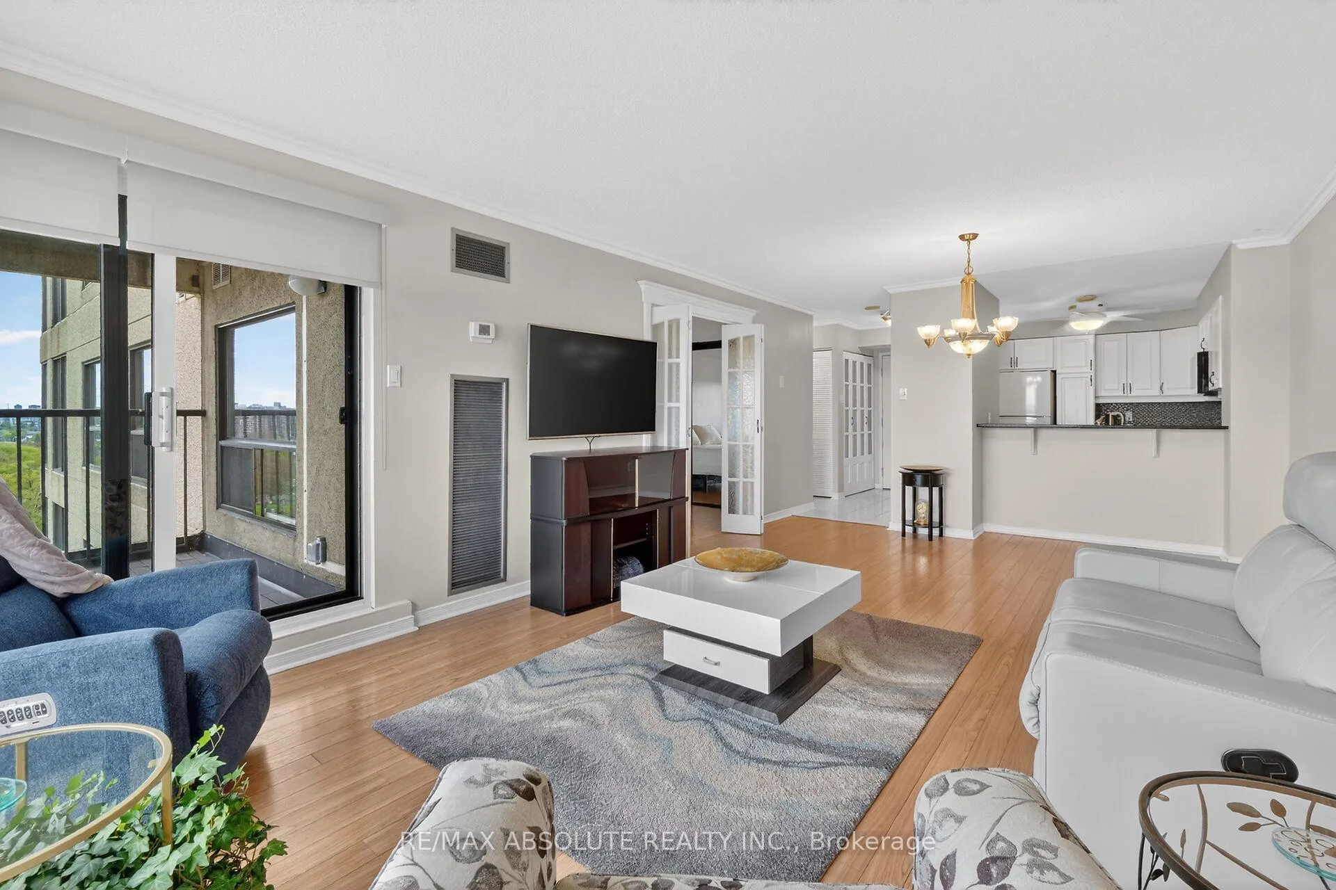 Photo 12 of Unit 806, 545 St Laurent Boulevard, Ottawa, Viscount Alexander Park — HOMEH