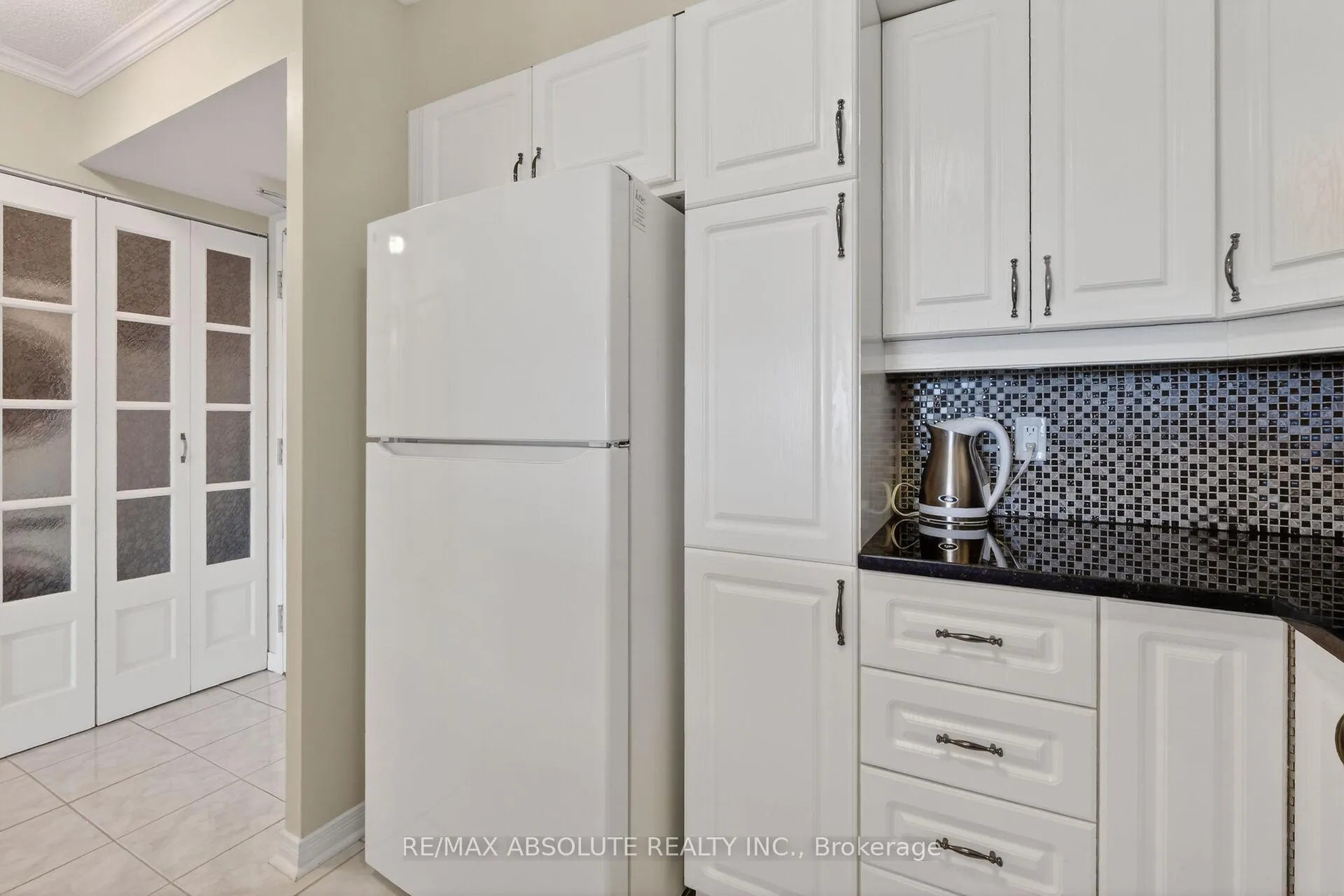 Photo 20 of Unit 806, 545 St Laurent Boulevard, Ottawa, Viscount Alexander Park — HOMEH