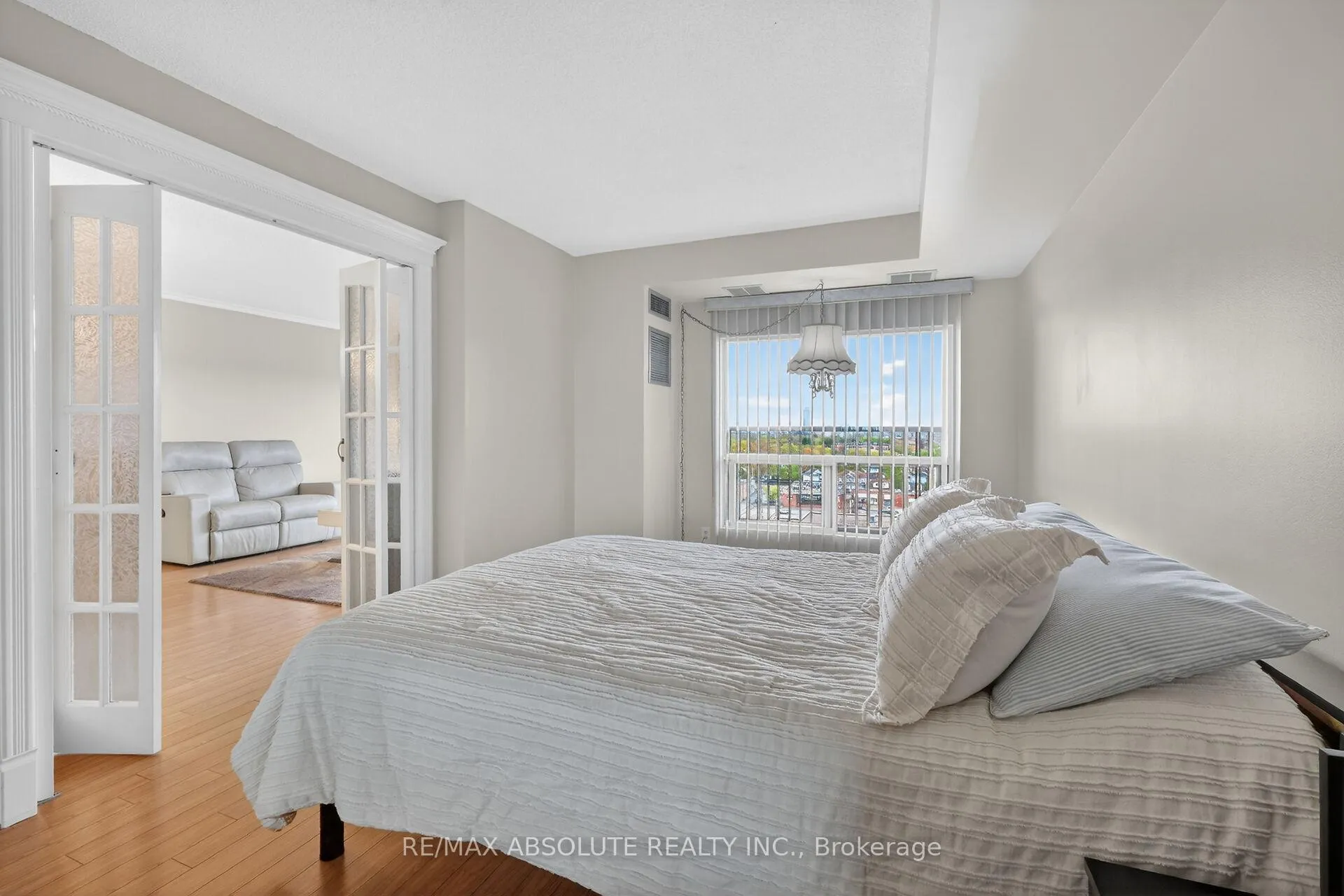 Photo 25 of Unit 806, 545 St Laurent Boulevard, Ottawa, Viscount Alexander Park — HOMEH