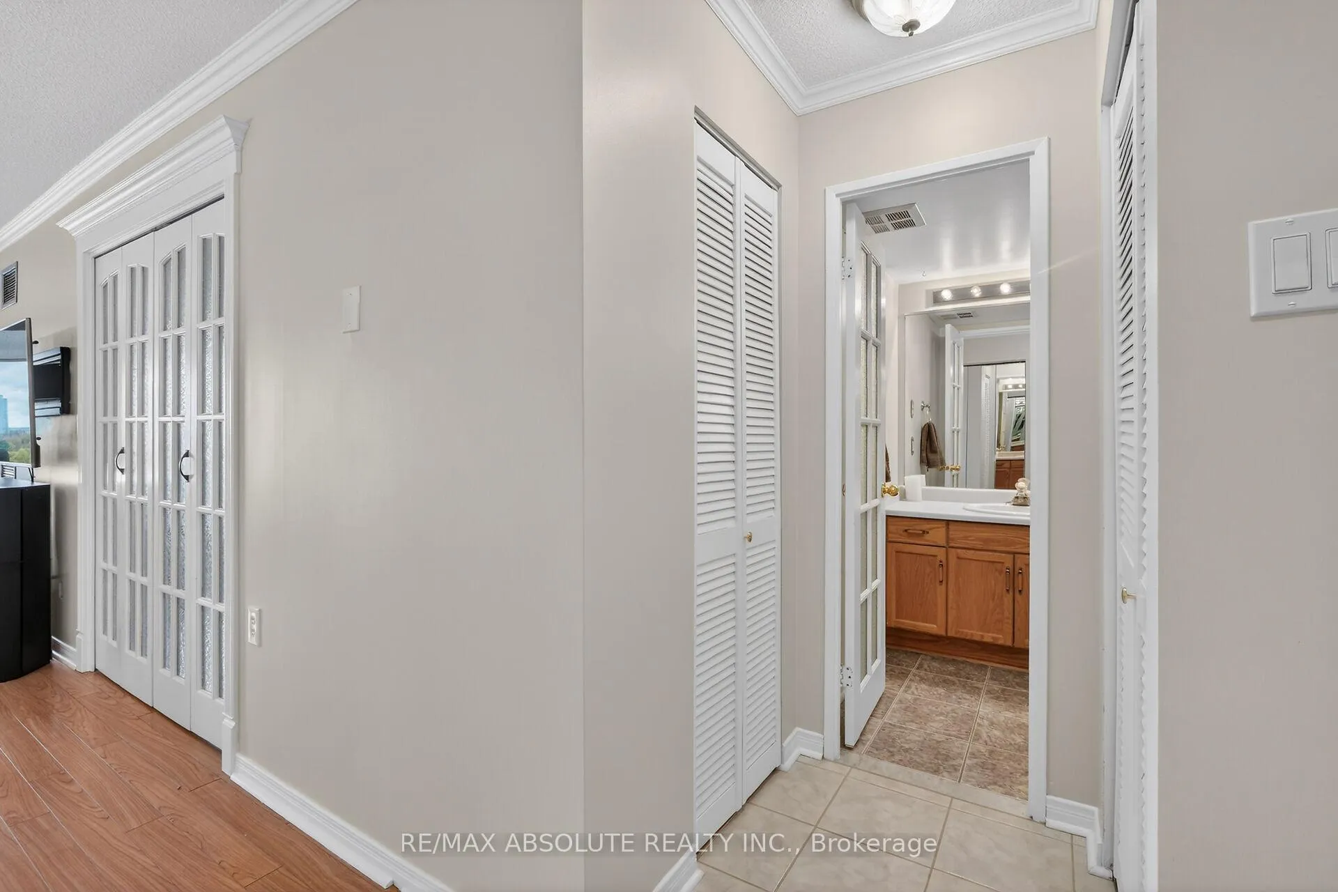Photo 28 of Unit 806, 545 St Laurent Boulevard, Ottawa, Viscount Alexander Park — HOMEH