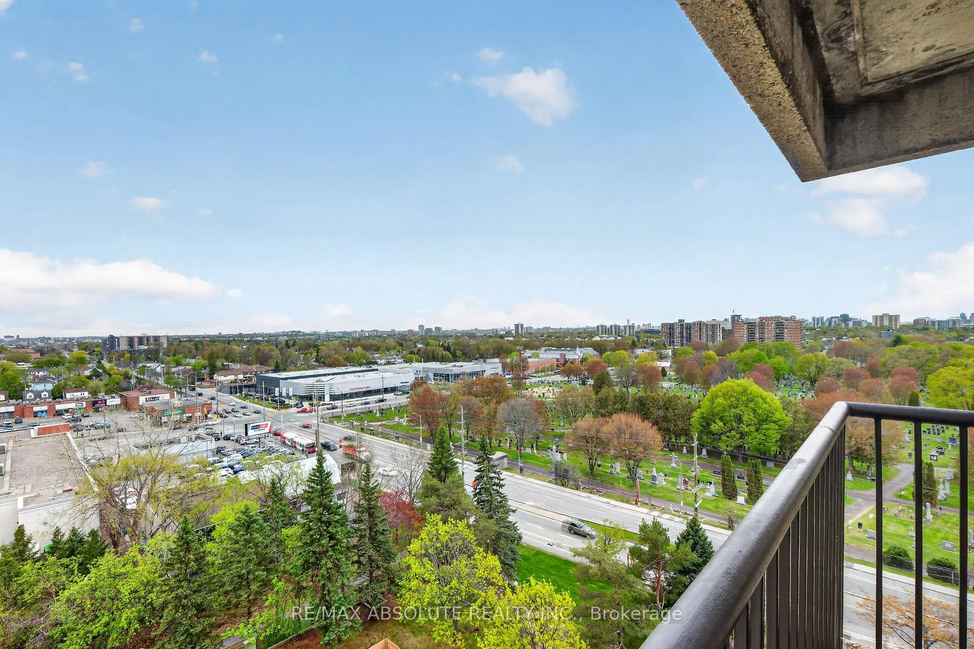 Photo 32 of Unit 806, 545 St Laurent Boulevard, Ottawa, Viscount Alexander Park — HOMEH