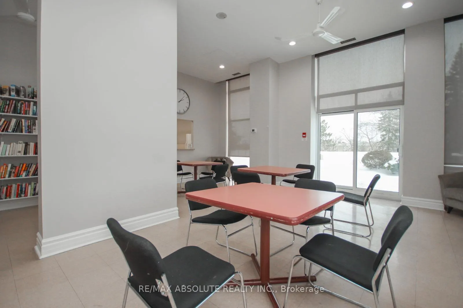 Photo 37 of Unit 806, 545 St Laurent Boulevard, Ottawa, Viscount Alexander Park — HOMEH