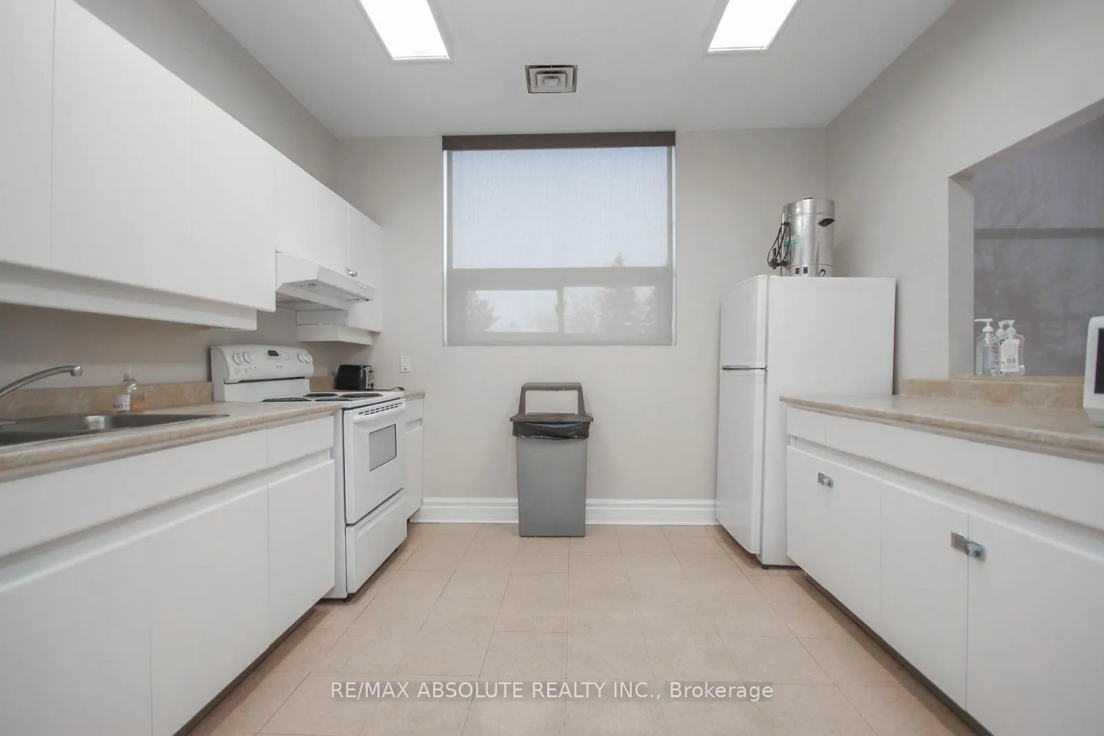 Photo 42 of Unit 806, 545 St Laurent Boulevard, Ottawa, Viscount Alexander Park — HOMEH