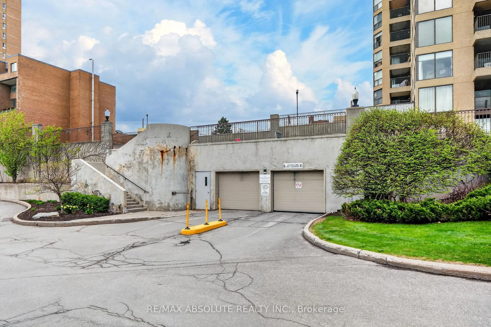 Photo 45 of Unit 806, 545 St Laurent Boulevard, Ottawa, Viscount Alexander Park — HOMEH