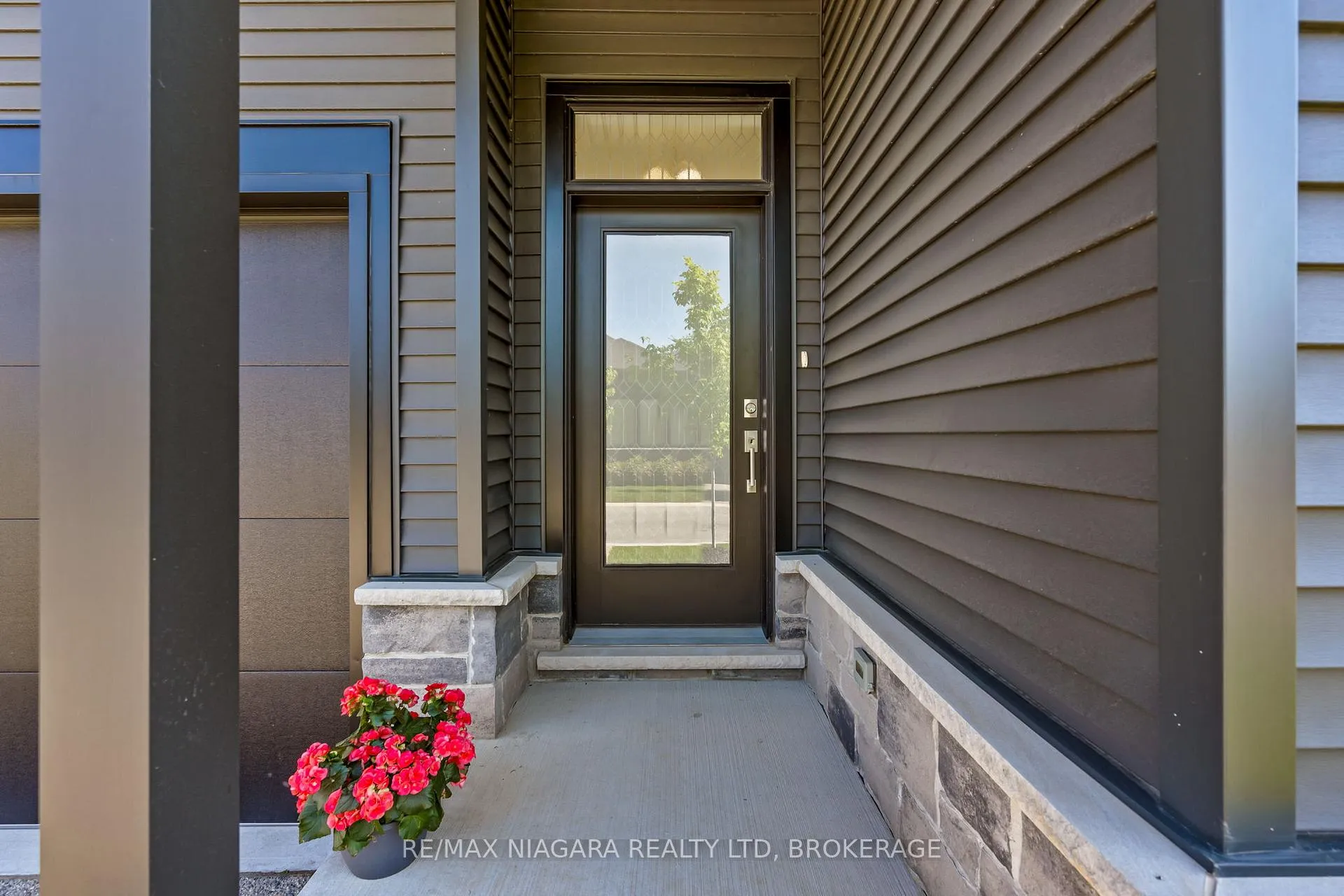 Photo 4 of Unit 19, 8974 Willoughby Drive, Niagara Falls, Chippawa — HOMEH