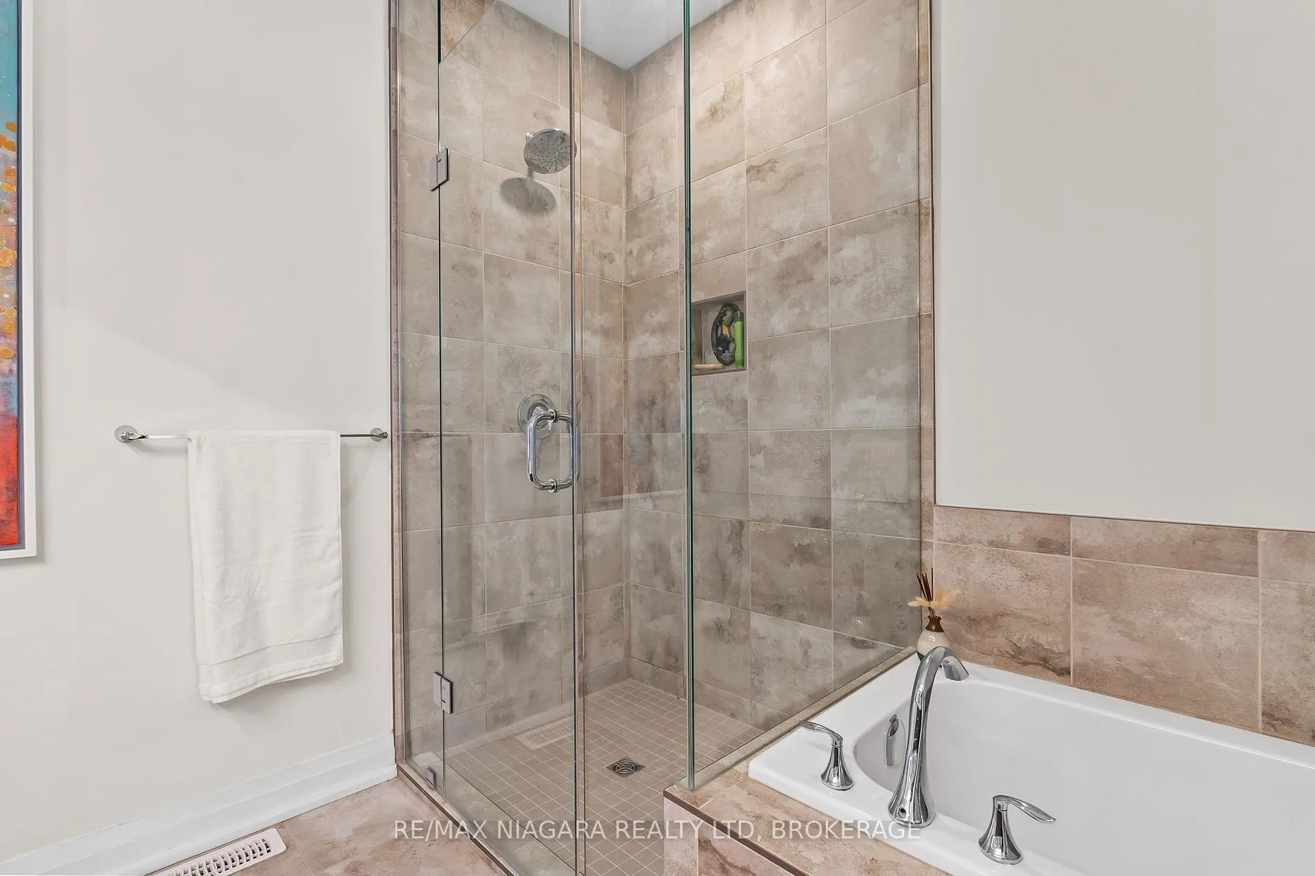 Photo 21 of Unit 19, 8974 Willoughby Drive, Niagara Falls, Chippawa — HOMEH