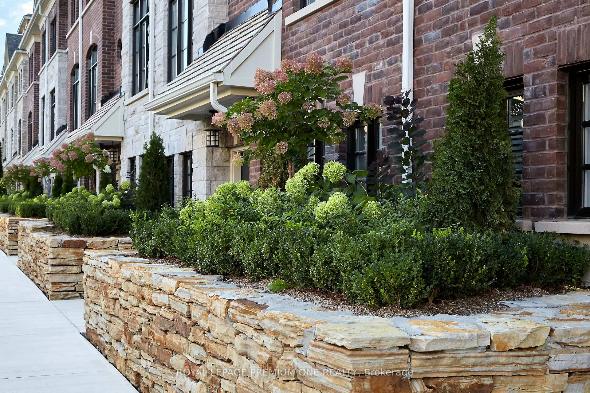 Photo 1 of 70A Thomas Street, Mississauga, Streetsville — HOMEH