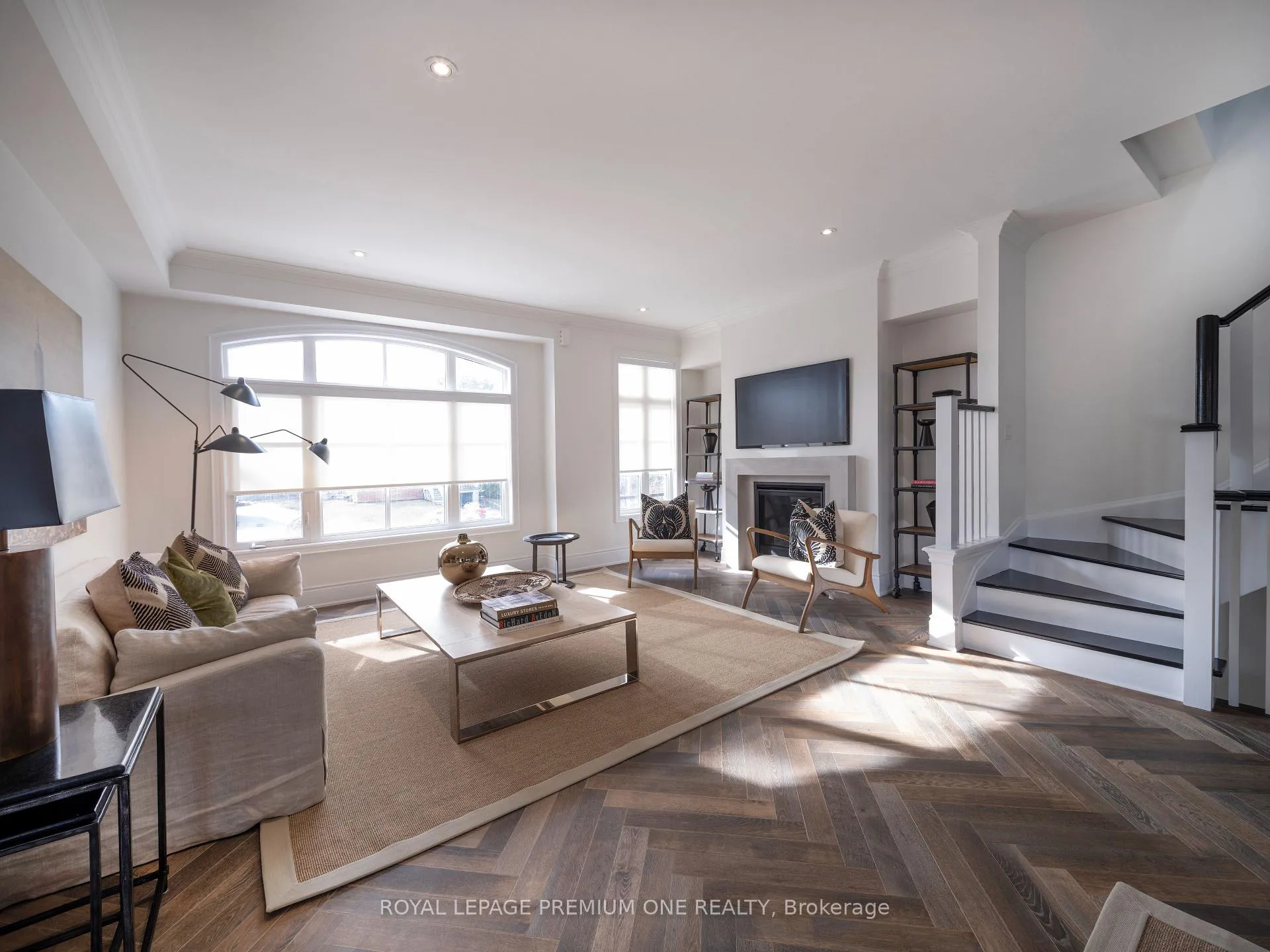 Photo 2 of 70A Thomas Street, Mississauga, Streetsville — HOMEH