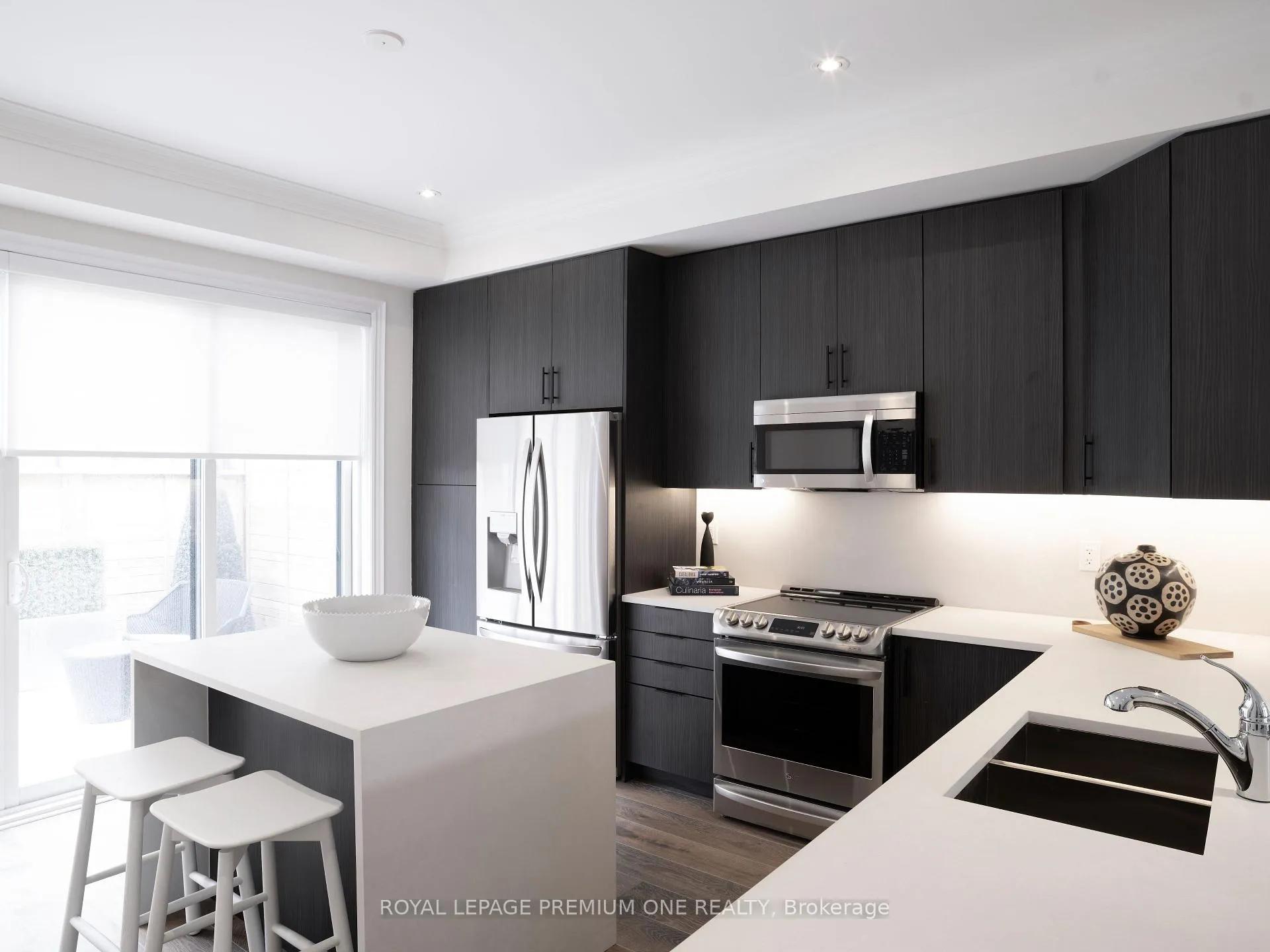 Photo 5 of 70A Thomas Street, Mississauga, Streetsville — HOMEH