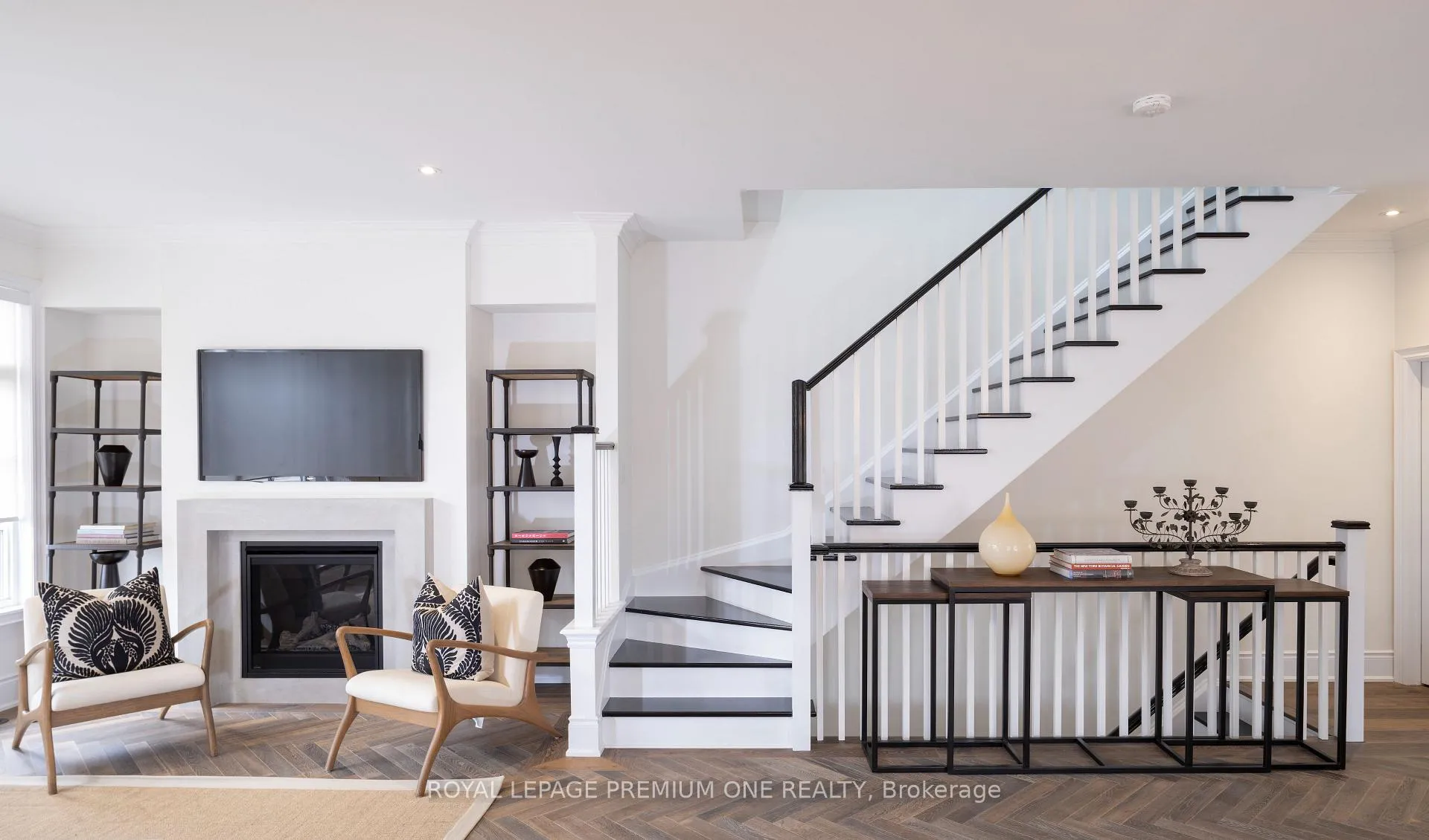 Photo 8 of 70A Thomas Street, Mississauga, Streetsville — HOMEH