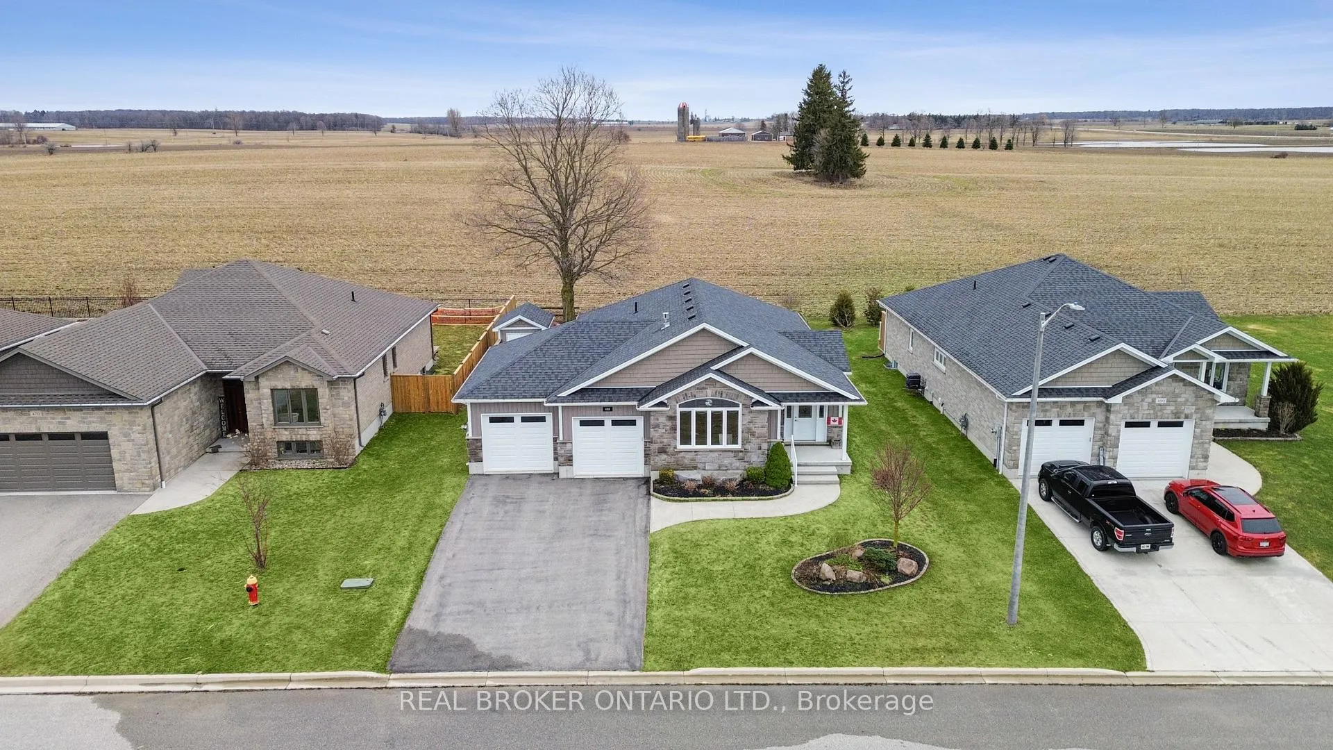 Photo 3 of 480 Grand Trunk Street, Minto — HOMEH