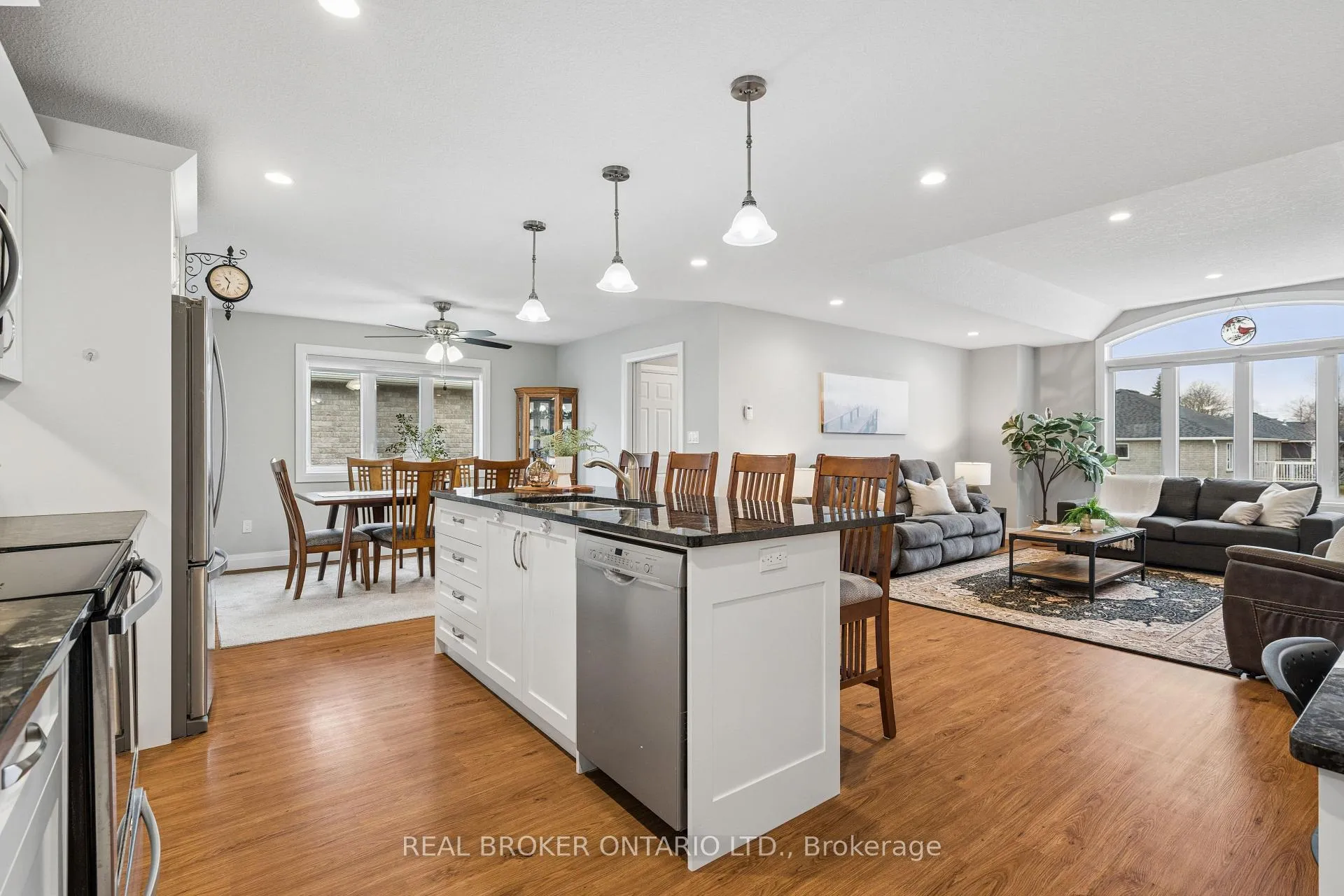 Photo 11 of 480 Grand Trunk Street, Minto — HOMEH