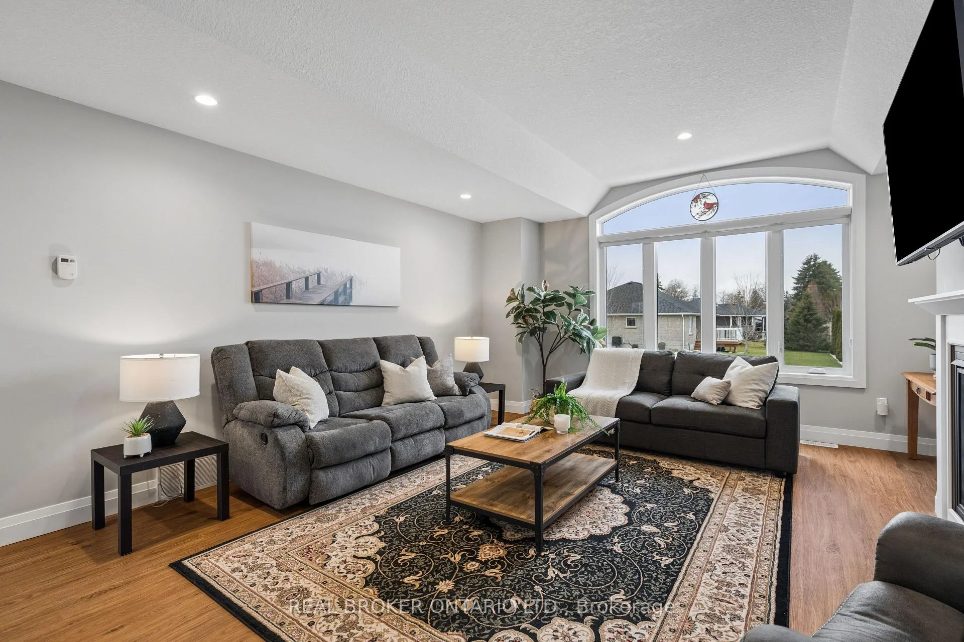 Photo 13 of 480 Grand Trunk Street, Minto — HOMEH