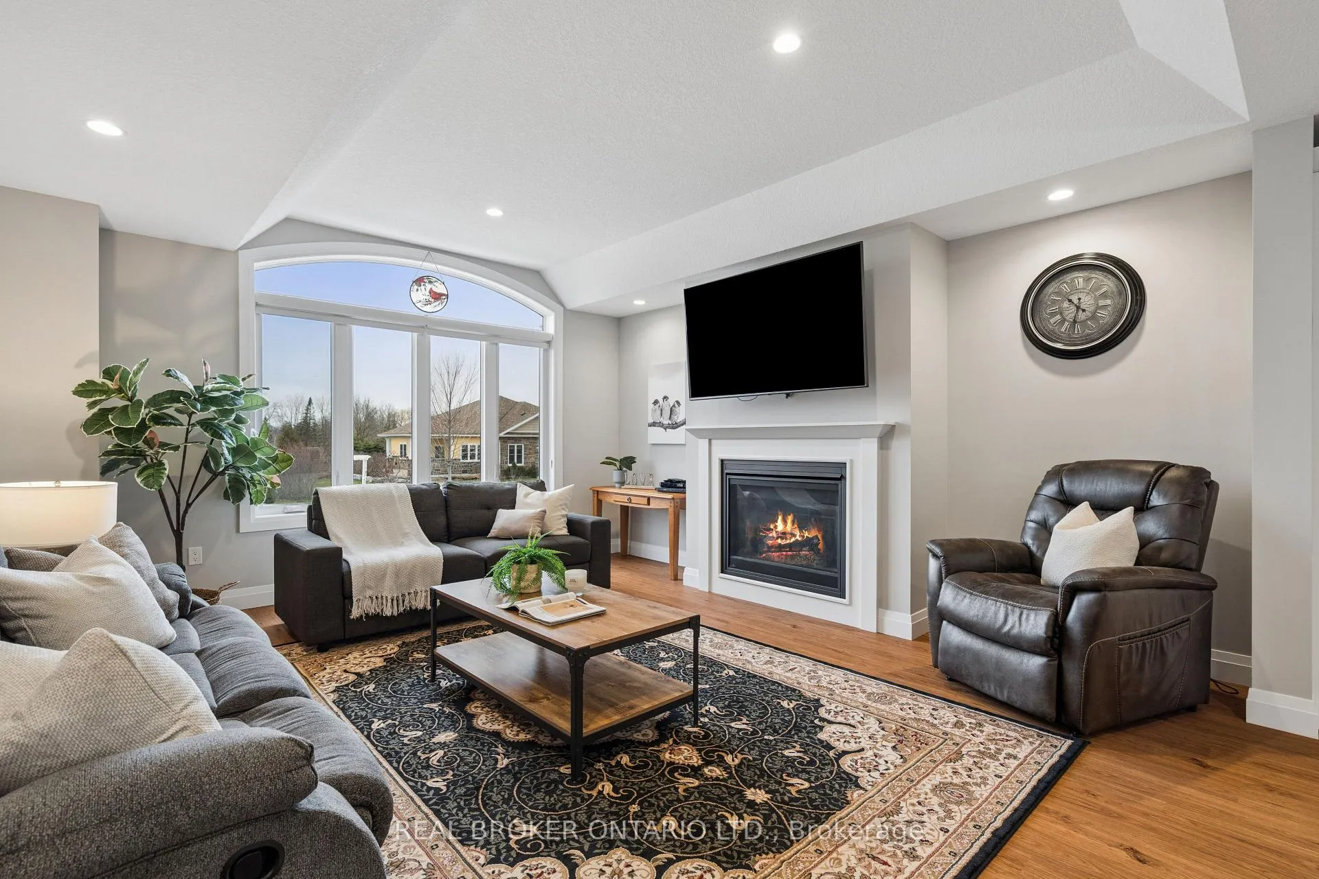 Photo 14 of 480 Grand Trunk Street, Minto — HOMEH