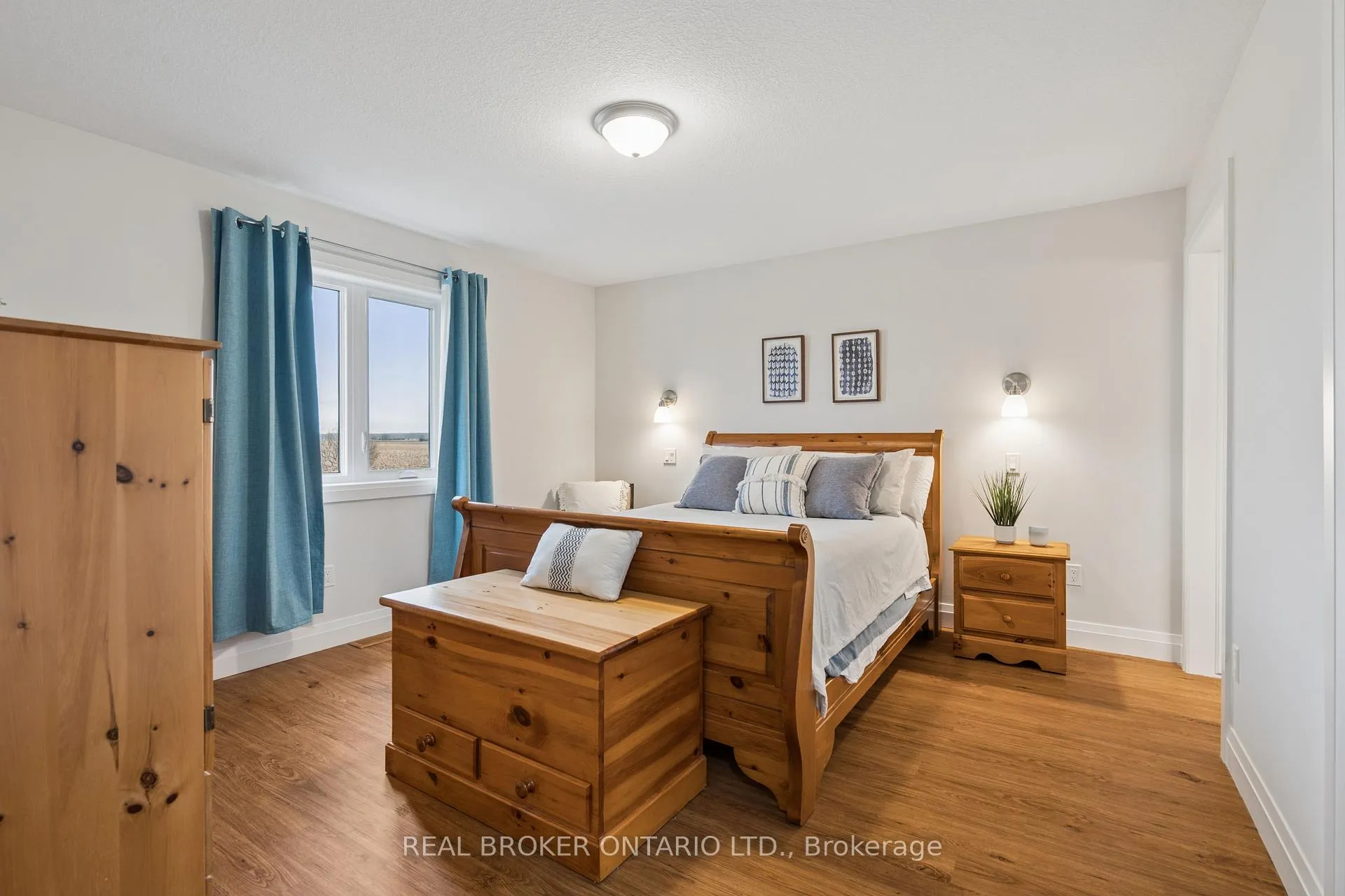 Photo 21 of 480 Grand Trunk Street, Minto — HOMEH