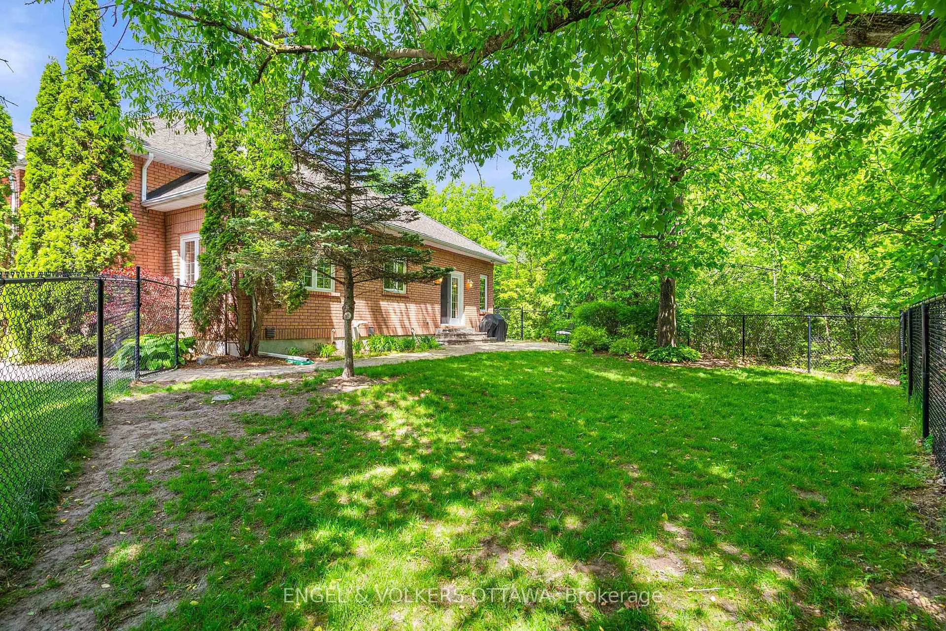 Photo 43 of 5 Countryside Green, Ottawa, Cedar Hill/Orchard Estates — HOMEH