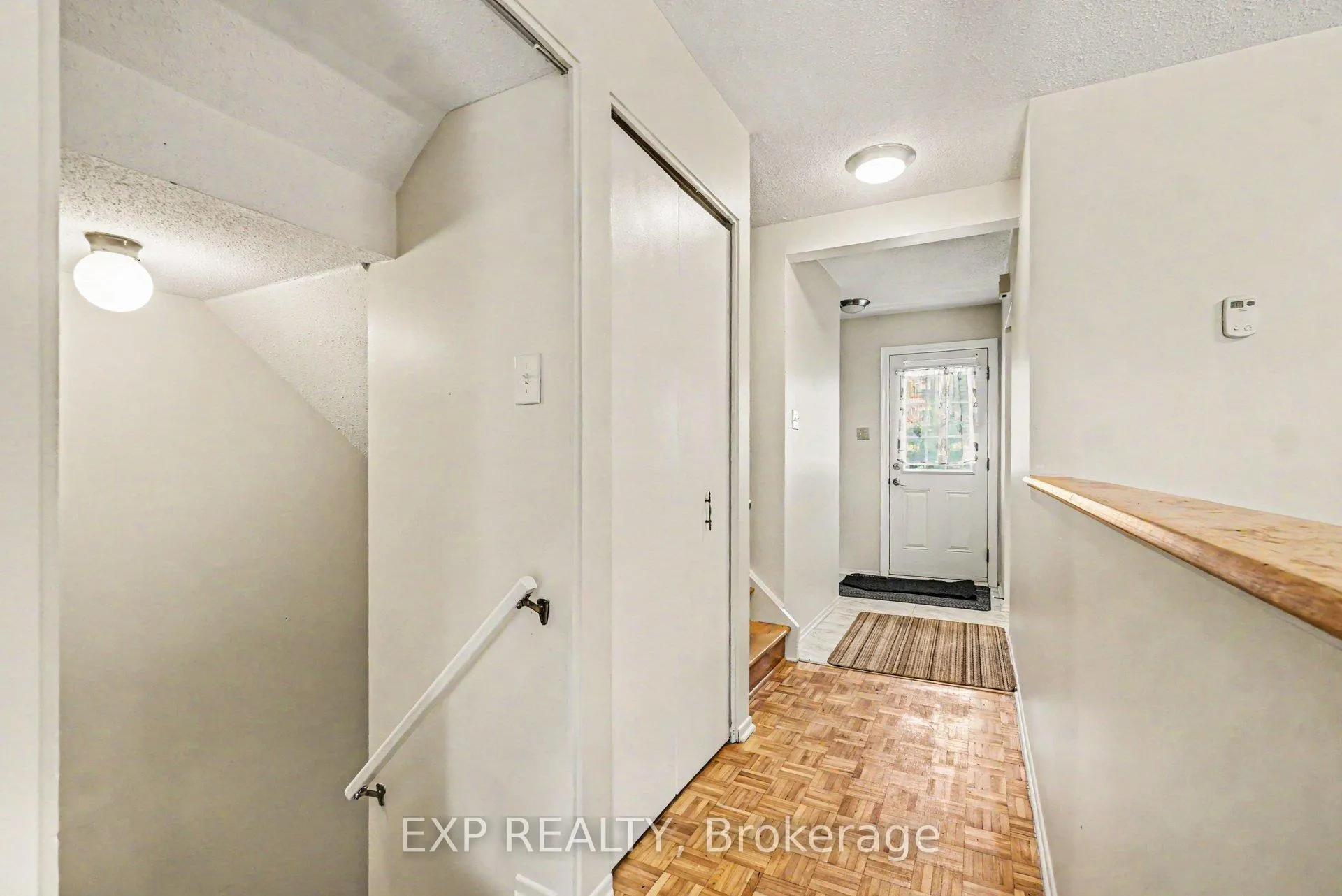 Photo 3 of Unit 6, 1565 Heron Road, Ottawa, Guildwood Estates - Urbandale Acres — HOMEH