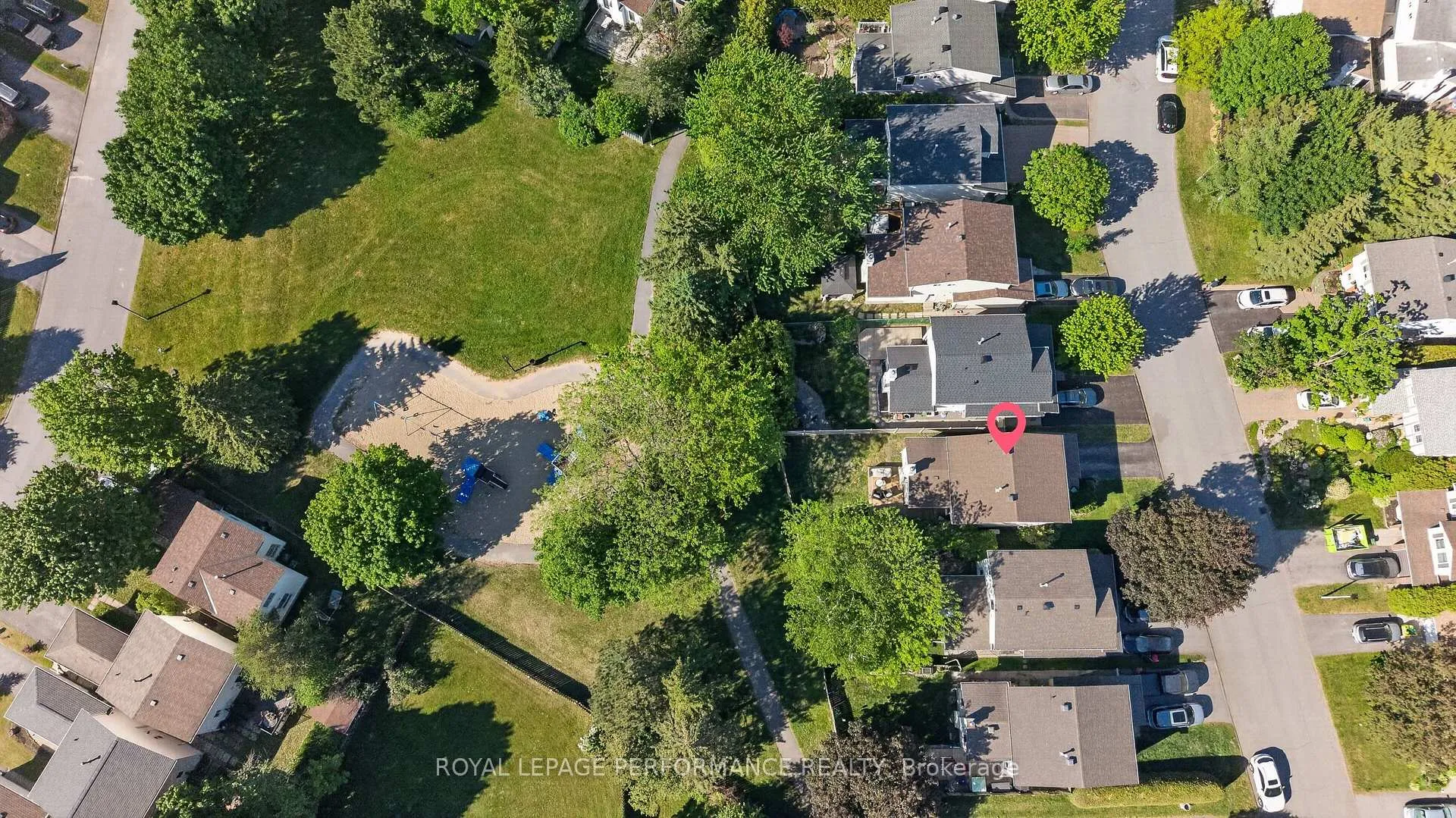 Photo 2 of 12 Barra Avenue, Ottawa, Kanata - Glencairn/Hazeldean — HOMEH