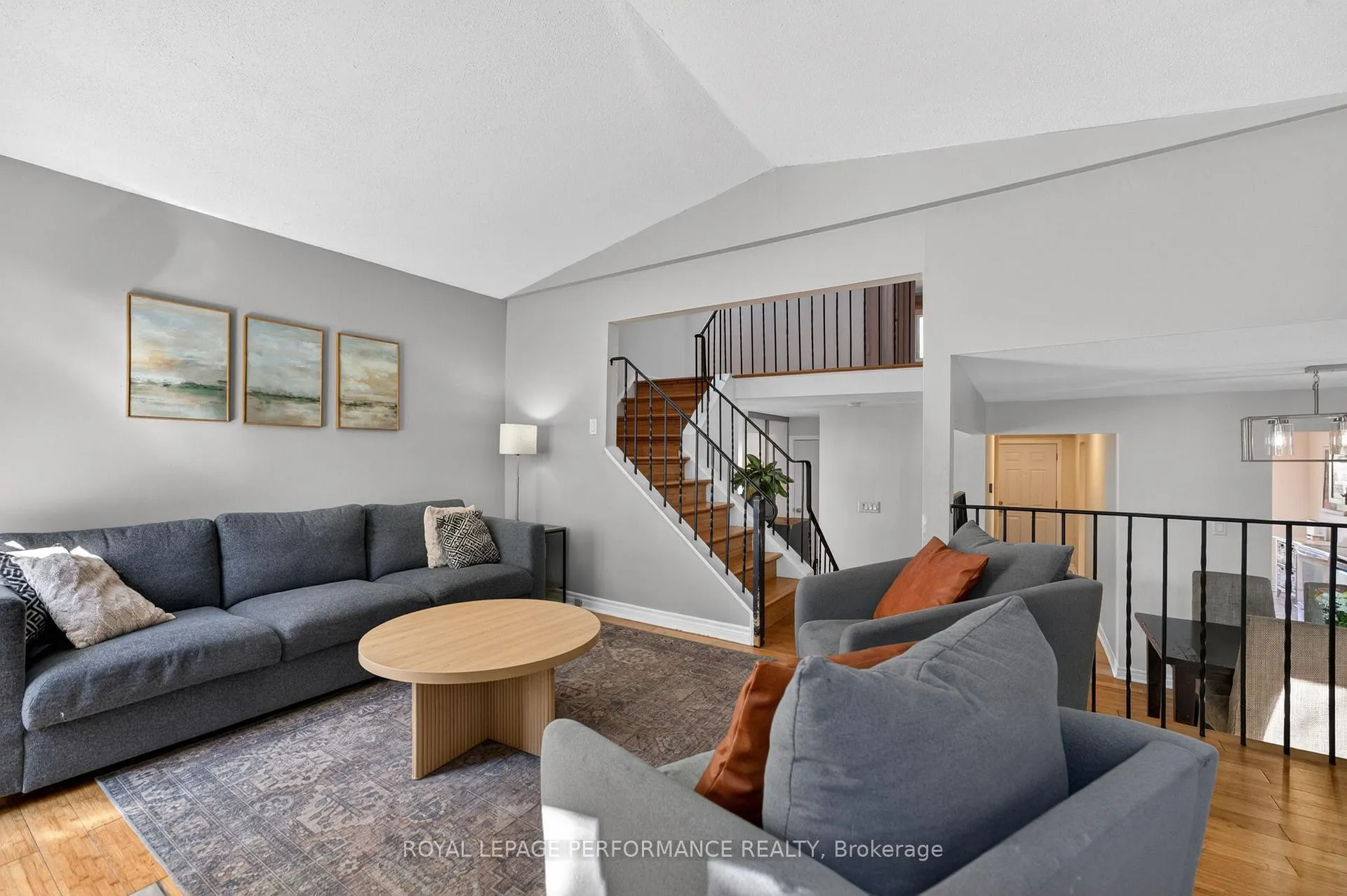 Photo 8 of 12 Barra Avenue, Ottawa, Kanata - Glencairn/Hazeldean — HOMEH