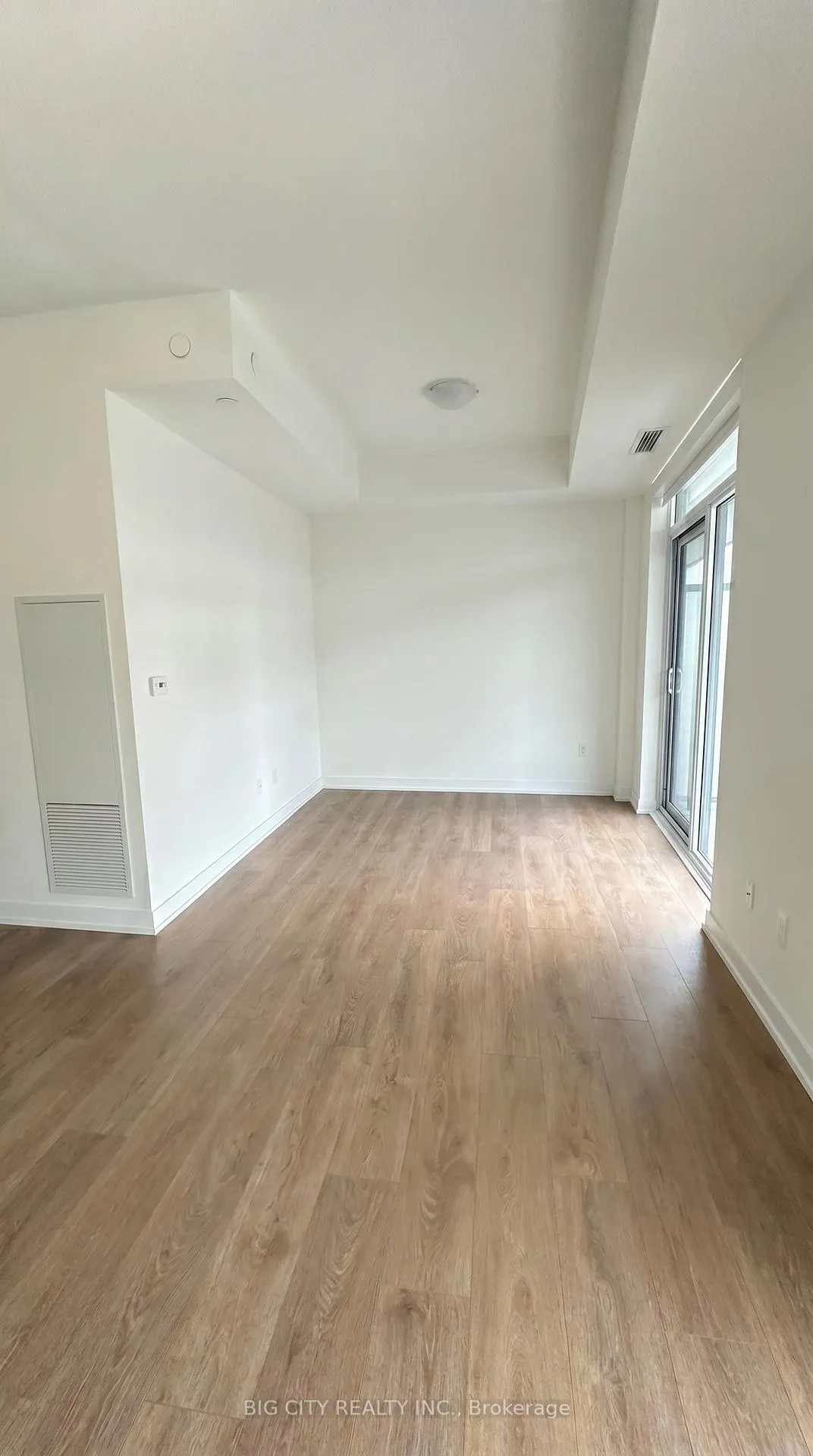 Photo 4 of Unit 1604, 474 Caldari Road, Vaughan, Concord — HOMEH