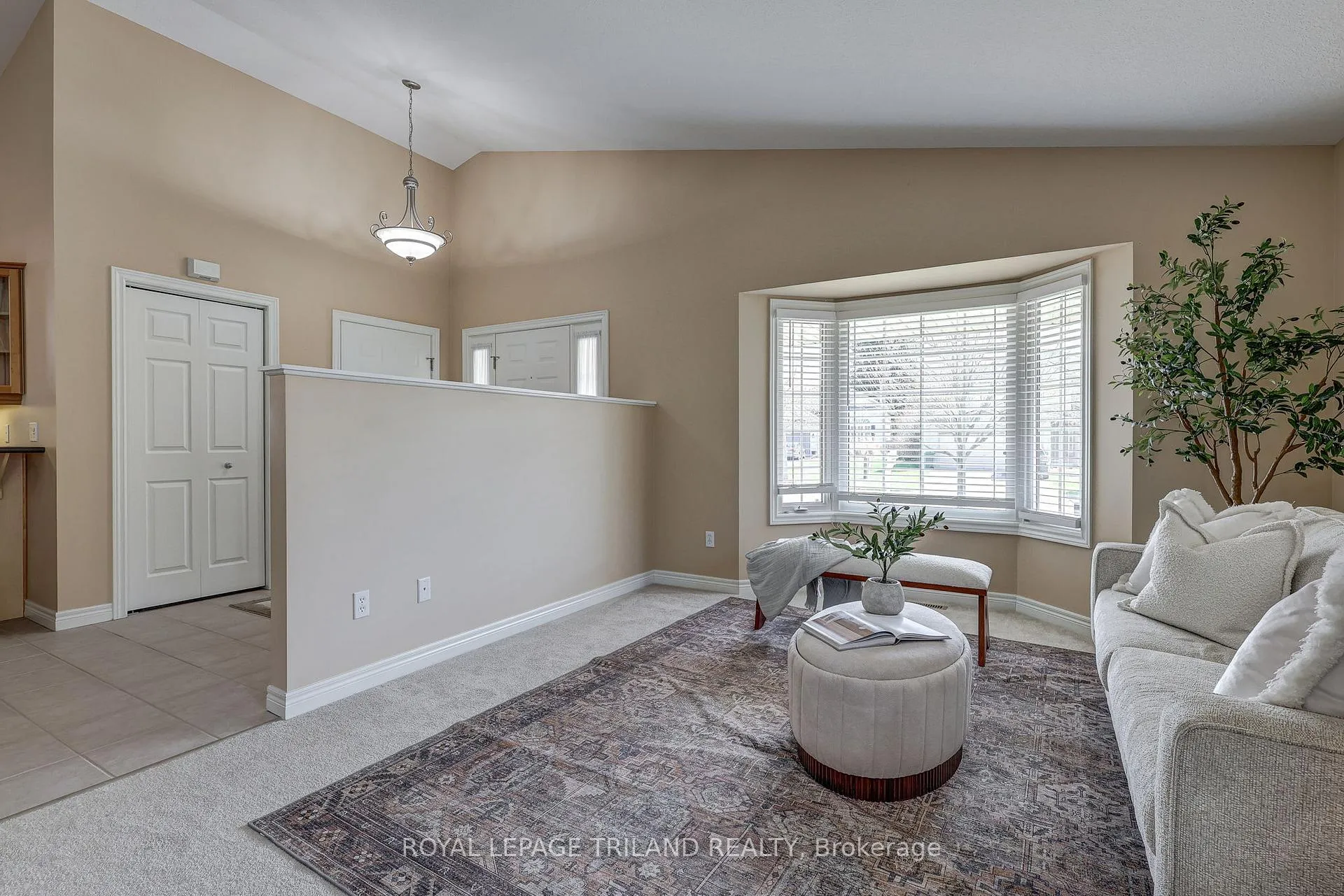 Photo 13 of 19 Oriole Lane, St. Thomas — HOMEH