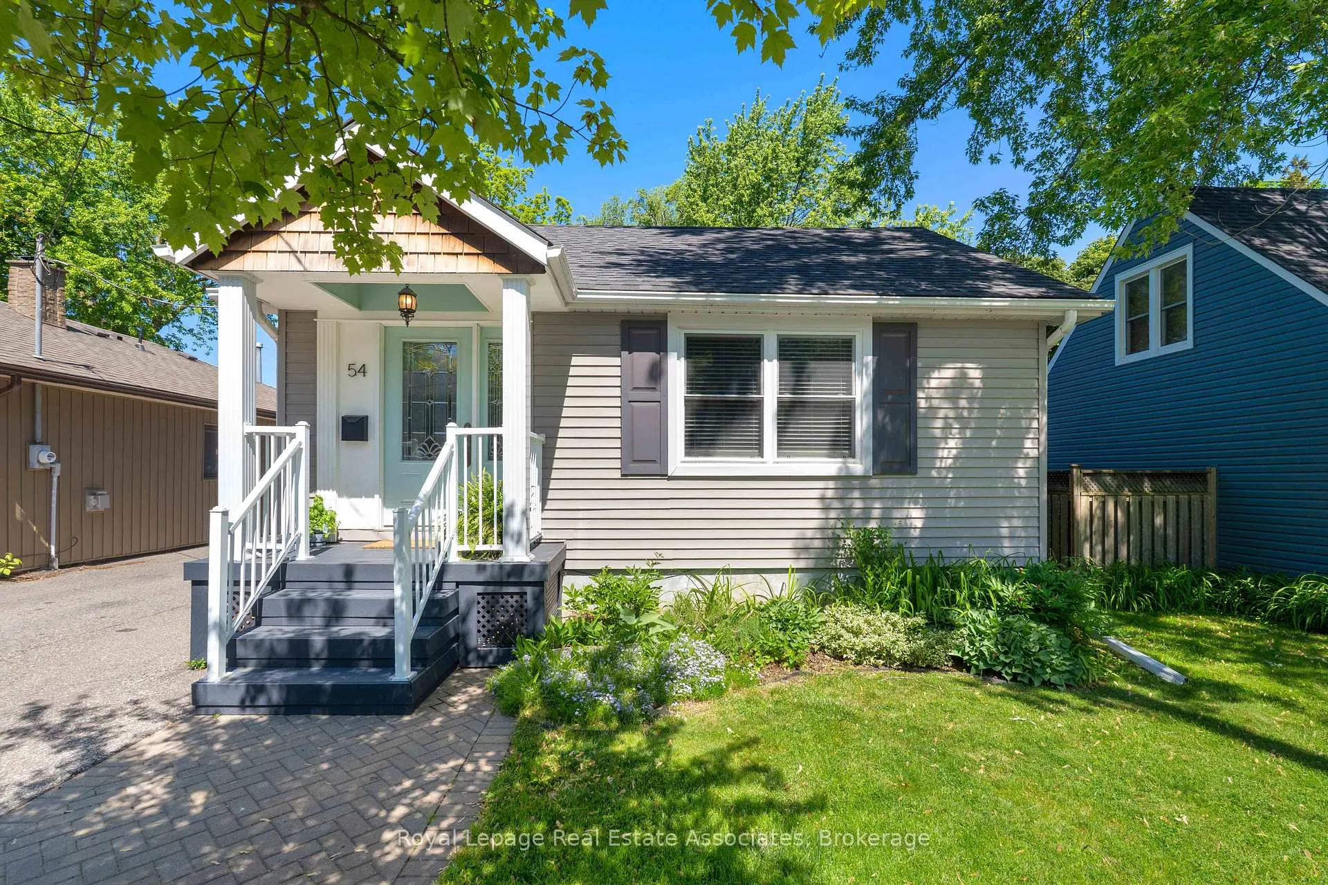Photo 3 of 54 Frederick Street, Brampton, Downtown Brampton — HOMEH