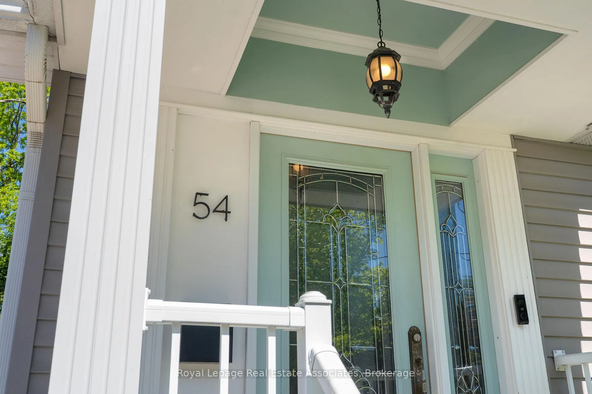 Photo 4 of 54 Frederick Street, Brampton, Downtown Brampton — HOMEH