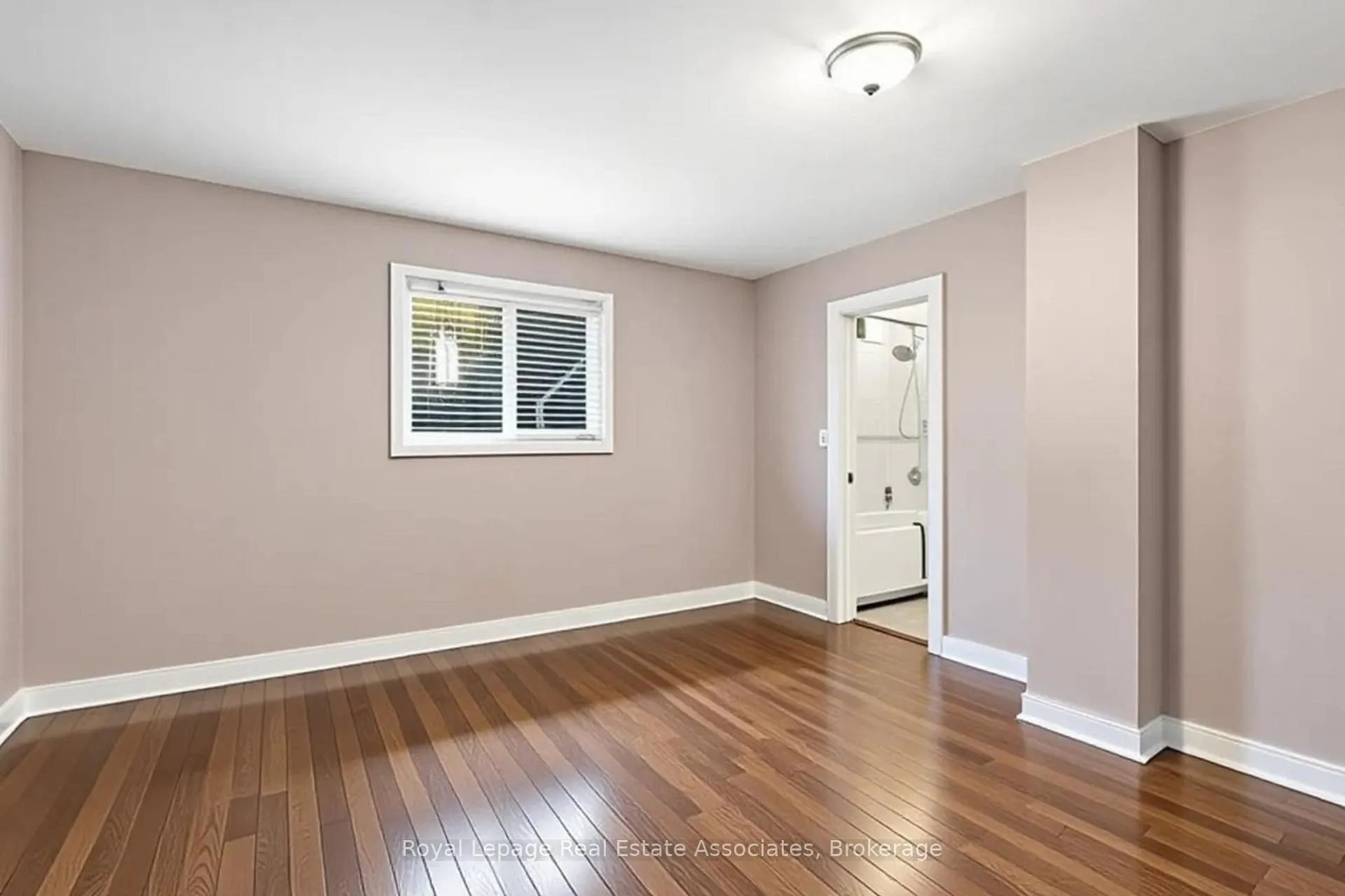 Photo 10 of 54 Frederick Street, Brampton, Downtown Brampton — HOMEH