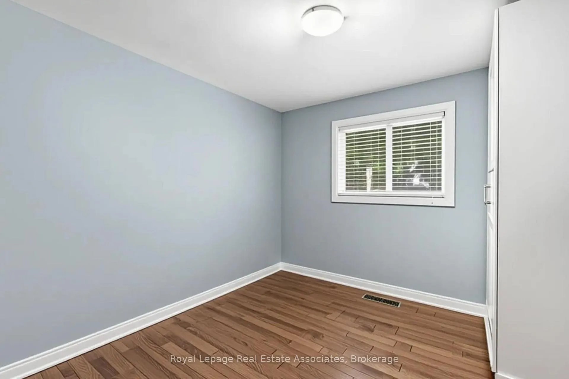 Photo 15 of 54 Frederick Street, Brampton, Downtown Brampton — HOMEH