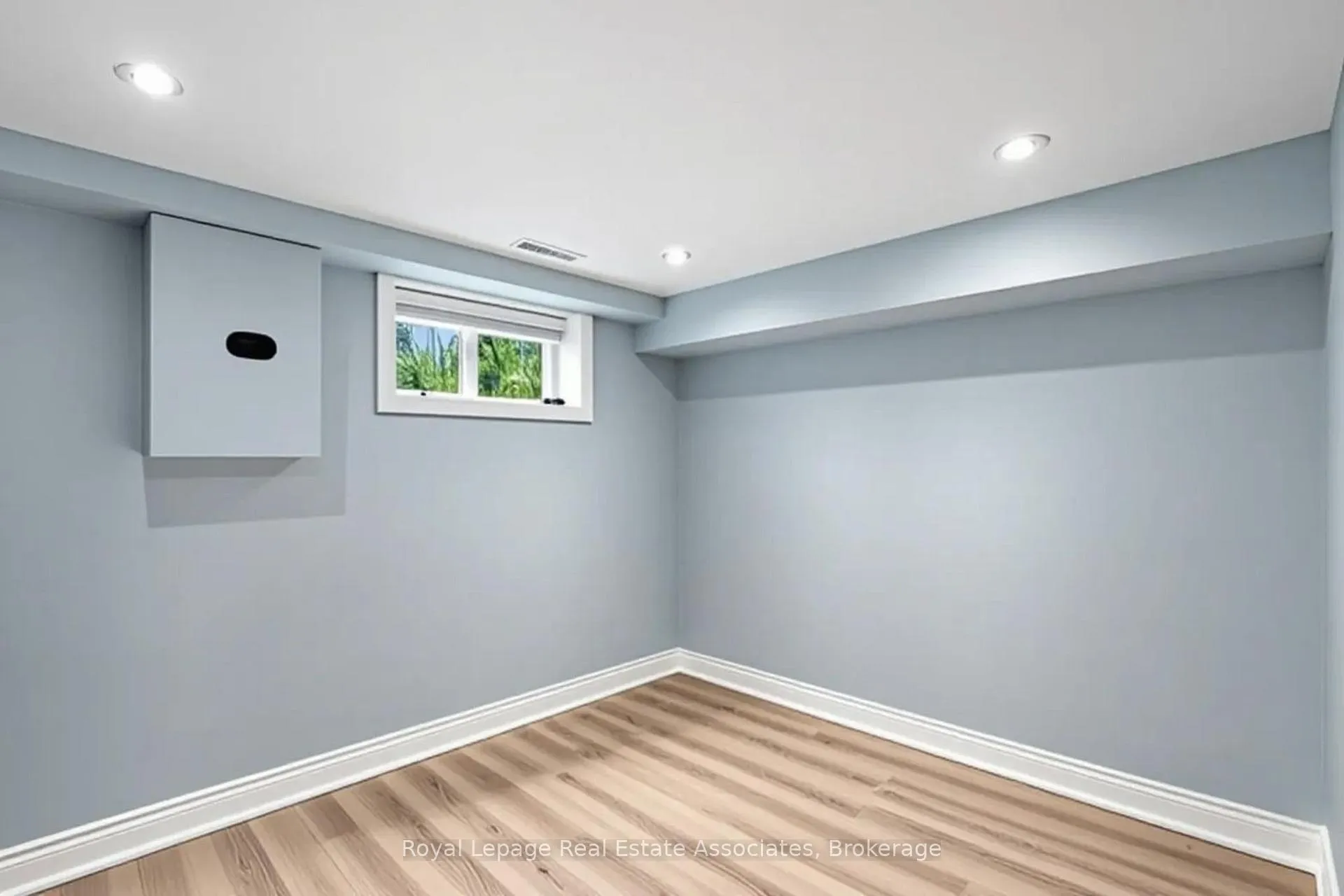 Photo 19 of 54 Frederick Street, Brampton, Downtown Brampton — HOMEH