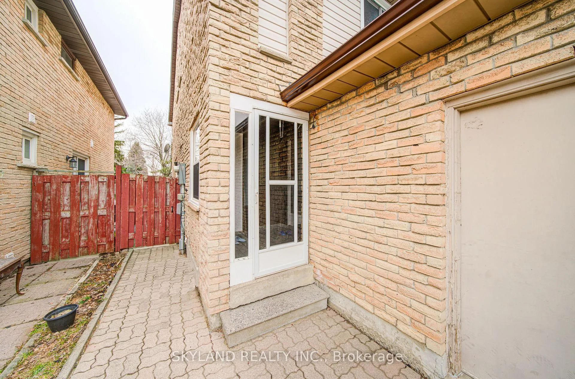 Photo 2 of 56 Upton Crescent, Markham, Milliken Mills West — HOMEH