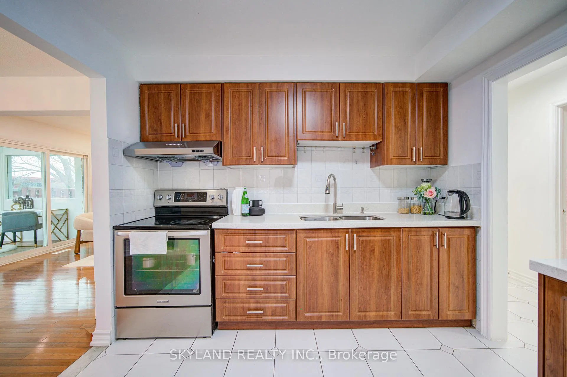 Photo 14 of 56 Upton Crescent, Markham, Milliken Mills West — HOMEH