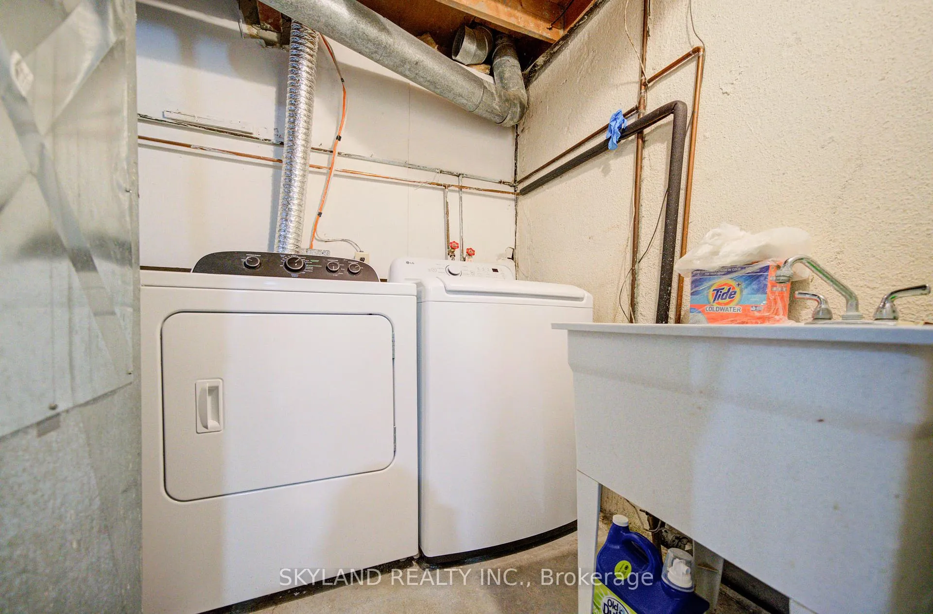 Photo 42 of 56 Upton Crescent, Markham, Milliken Mills West — HOMEH