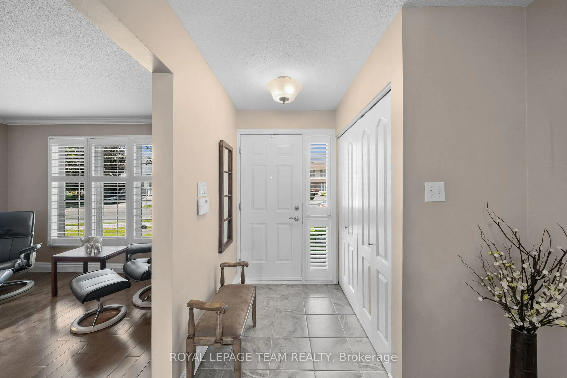 Photo 4 of 3322 Southgate Road, Ottawa, South Keys — HOMEH