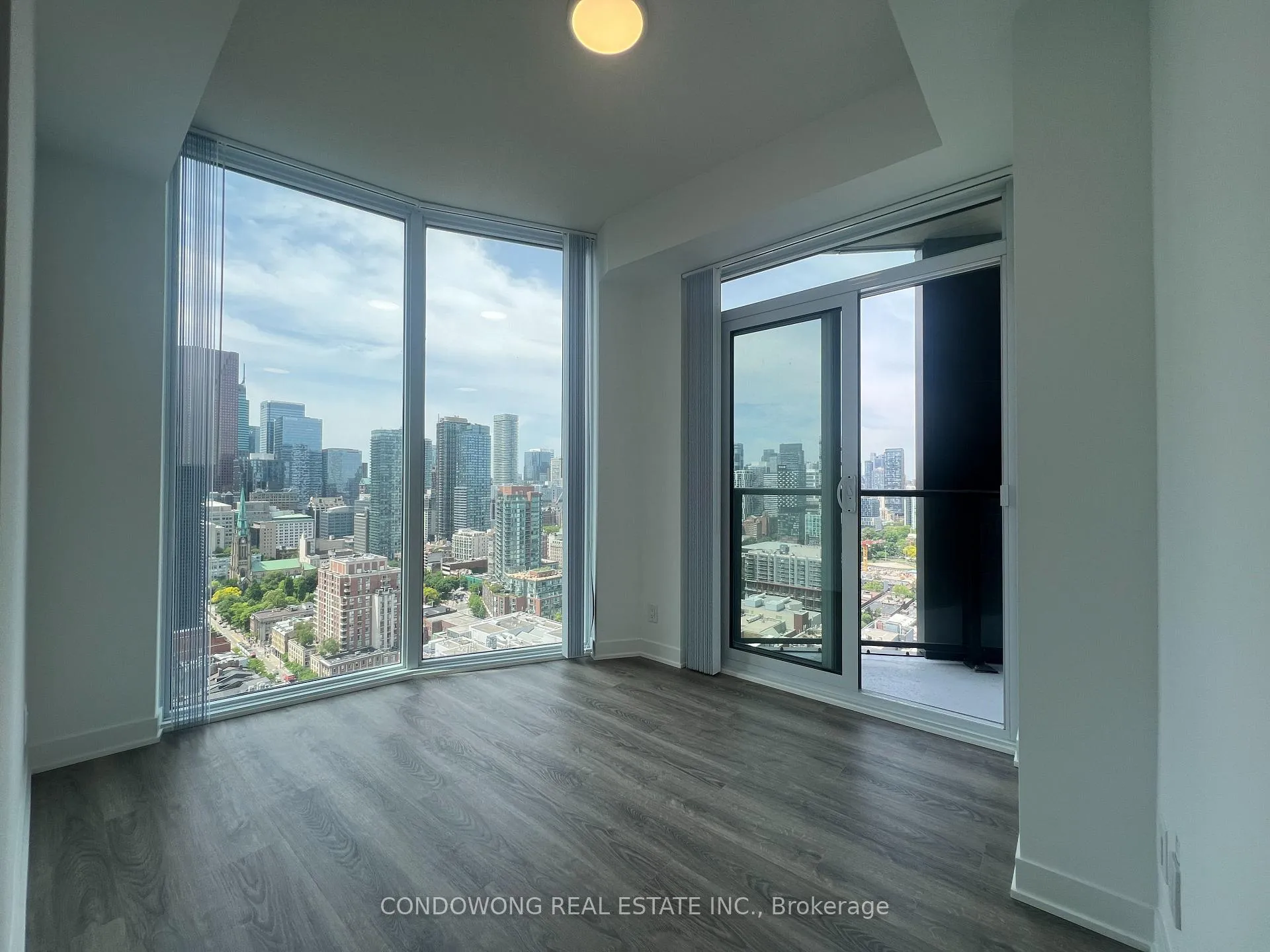 Photo 4 of Unit 3512, 180 Front Street E, Toronto, Moss Park — HOMEH